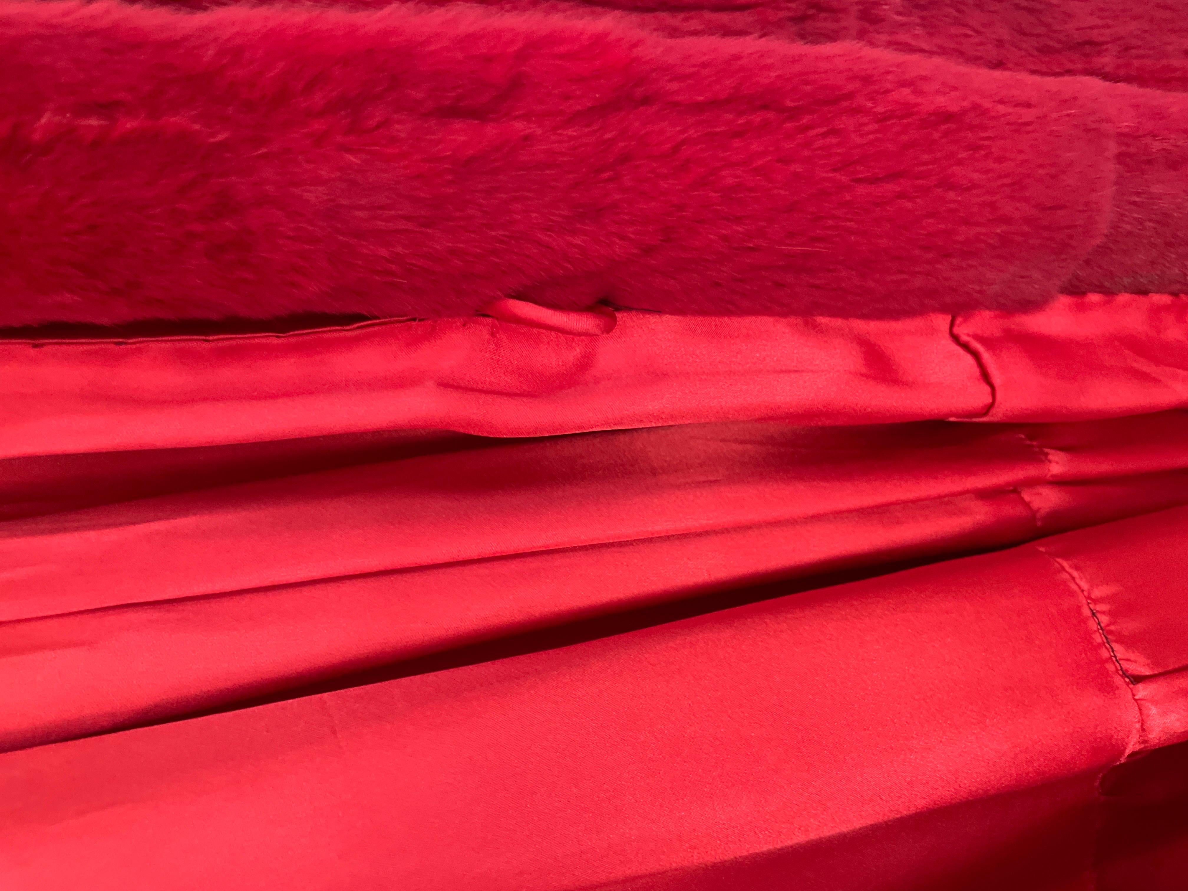 Manteau vintage long en fourrure de vison rouge, pleine longueur en vente 6