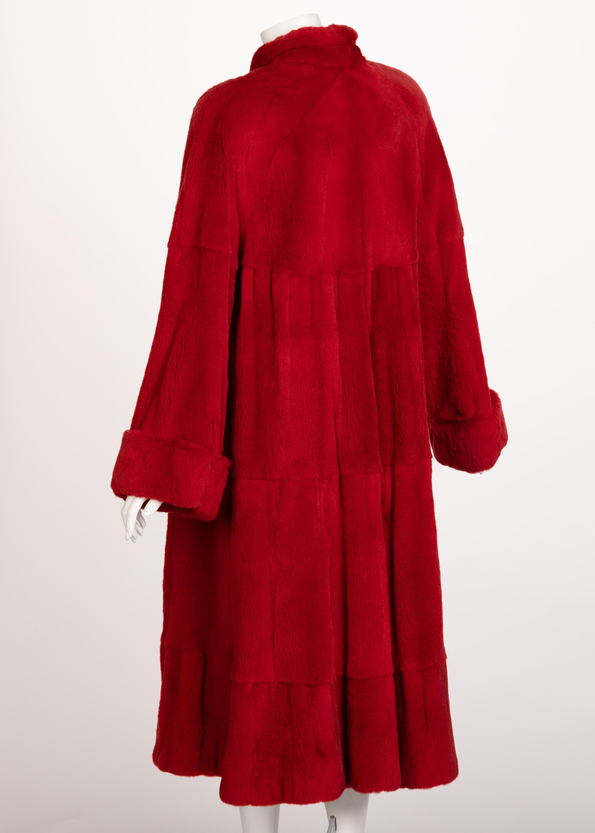 Roter Nerzpelz-Mantel in voller Länge Damen im Angebot