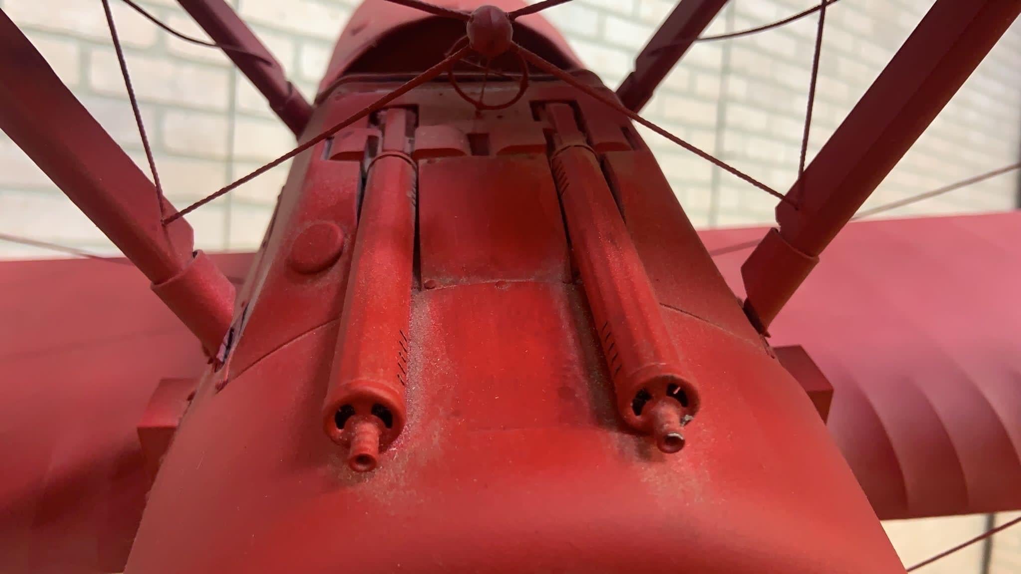 Modèle d'avion rouge vintage en vente 3