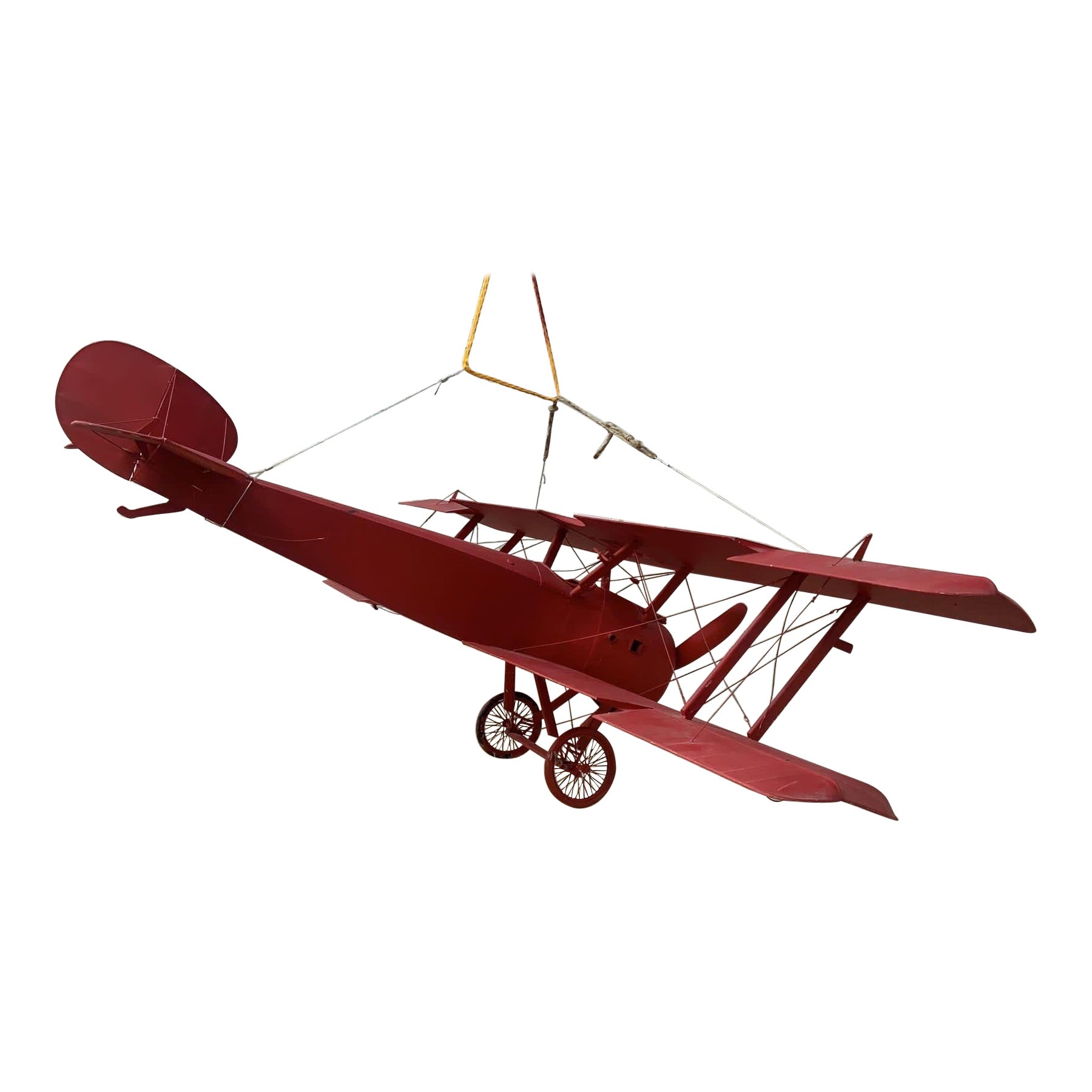 Modelo de avión rojo de época

Esta maqueta de avión colgante exquisitamente detallada es una pieza de decoración única para tu oficina, hotel, restaurante o salón, perfecta para pilotos y entusiastas de los aviones. El tono rojo monocromático de la