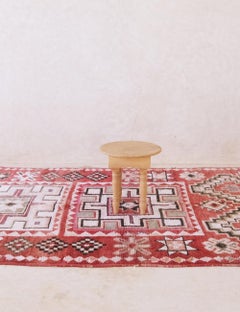 Vintage Roter marokkanischer Berberteppich Boujaad mit Schachbrettmuster