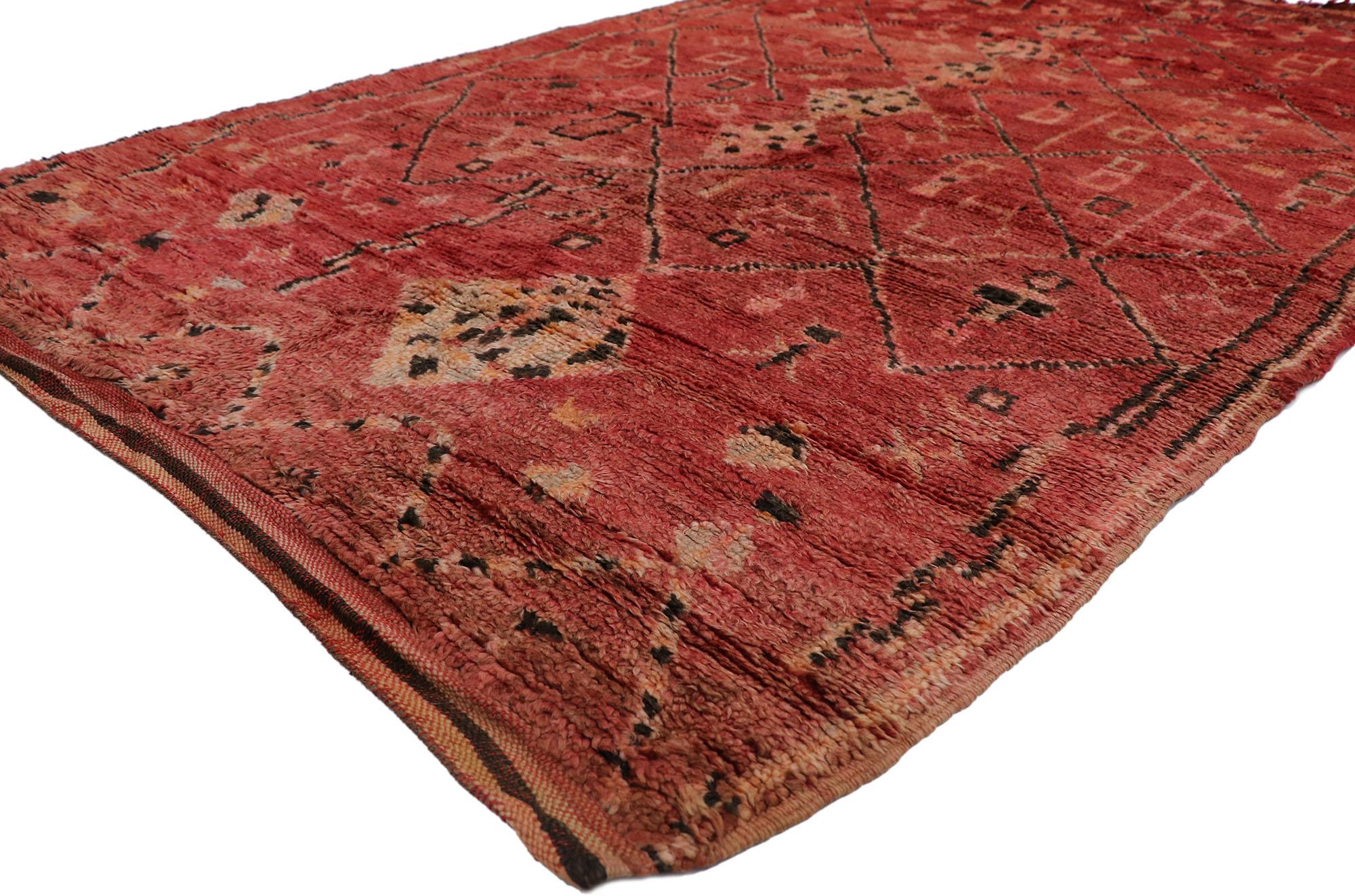 21315 Vintage Red Boujad Moroccan Rug, 05'05 x 08'05. Boujad rugs, born from Morocco's Boujad region, are exquisite handwoven treasures reflecting the vibrant artistry passed down by Berber tribes, particularly the Haouz and Rehamna. Bursting with a