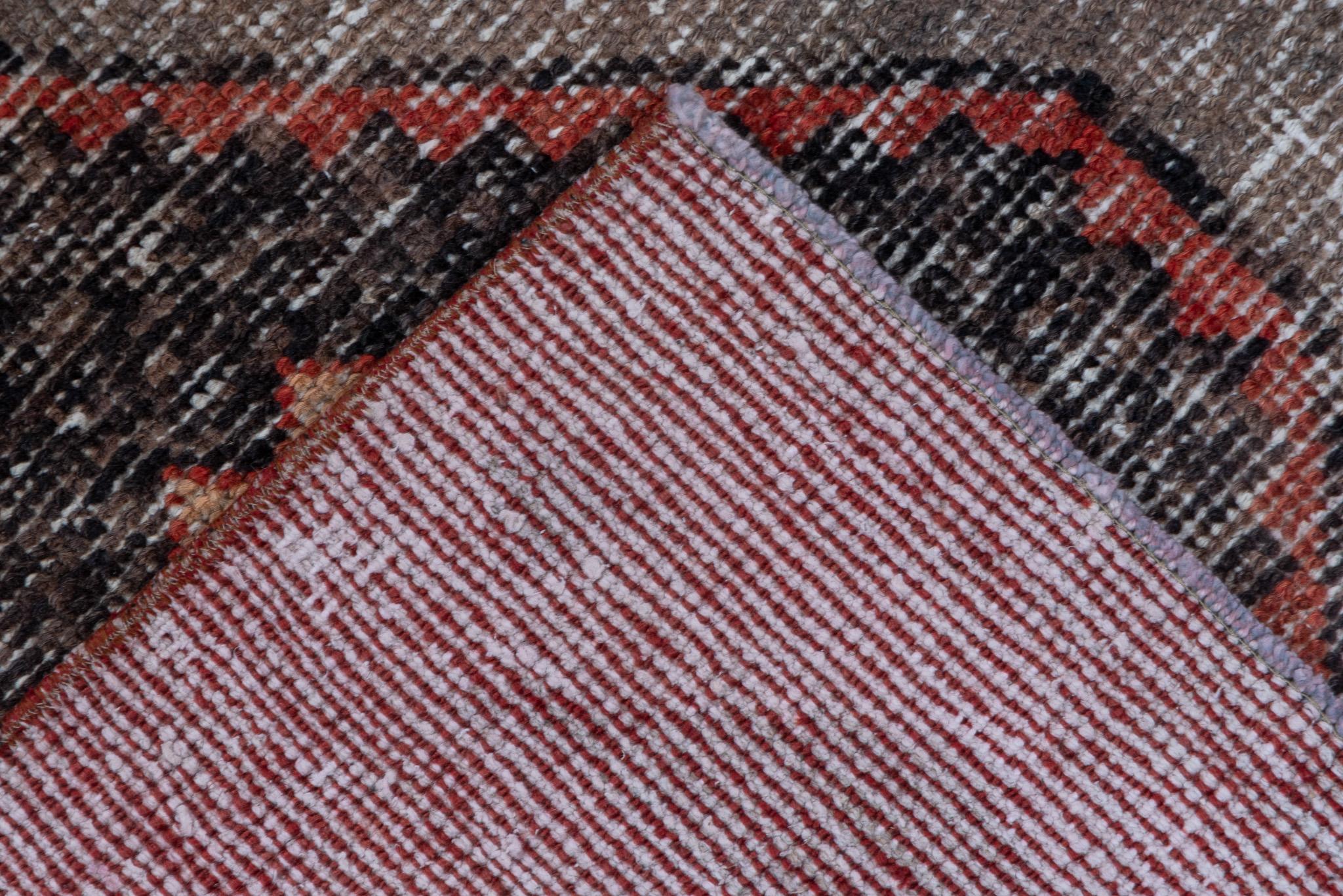 Vintage Rot Oushak Teppich (20. Jahrhundert) im Angebot
