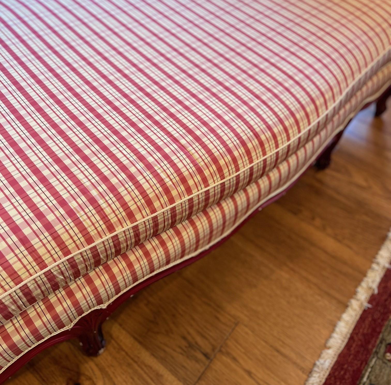 Vintage Red Painted Louis XV Style Daybed, Silk Plaid Fabric with Cabriole Legs For Sale 4