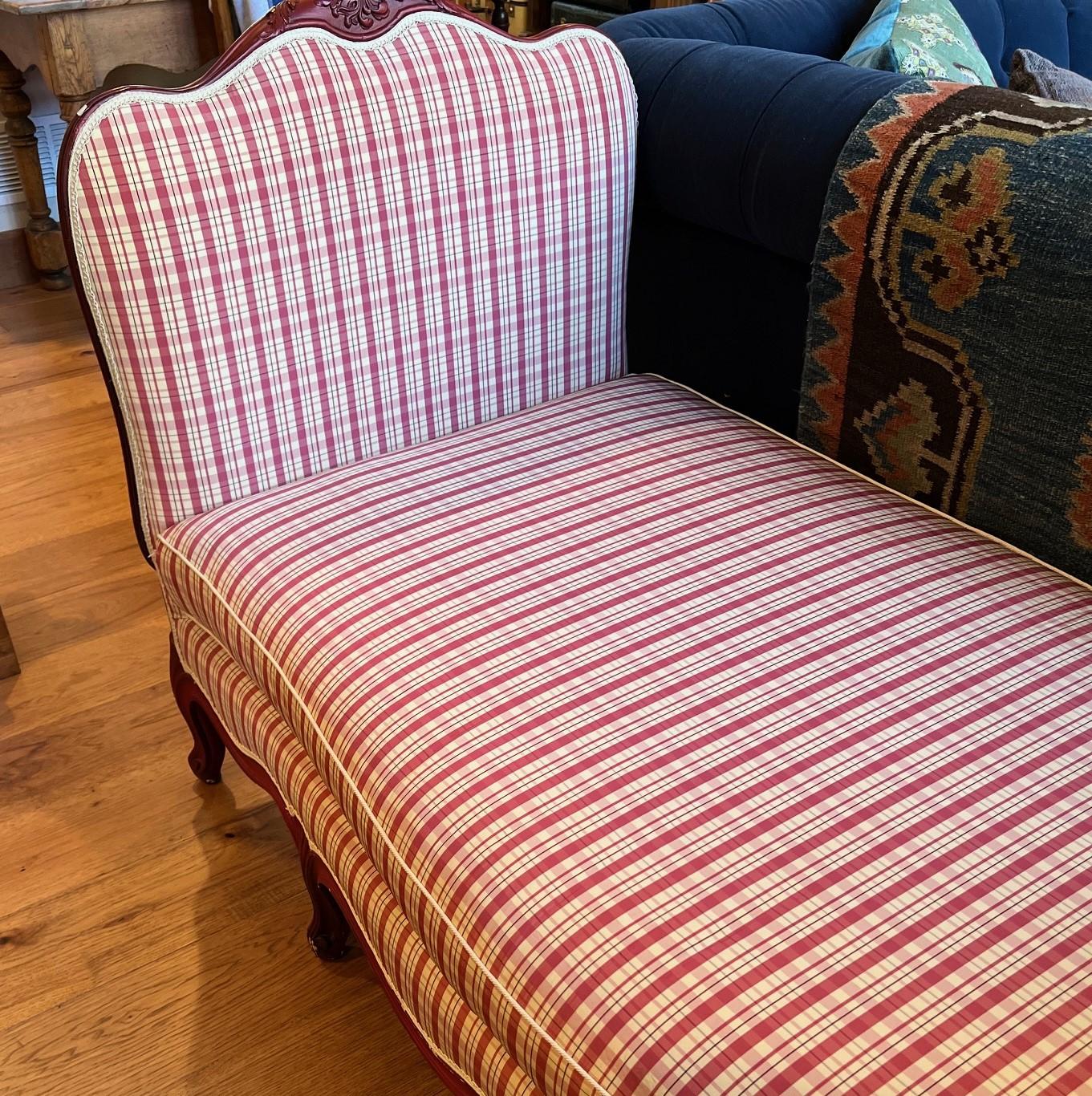 Vintage Red Painted Louis XV Style Daybed, Silk Plaid Fabric with Cabriole Legs For Sale 7