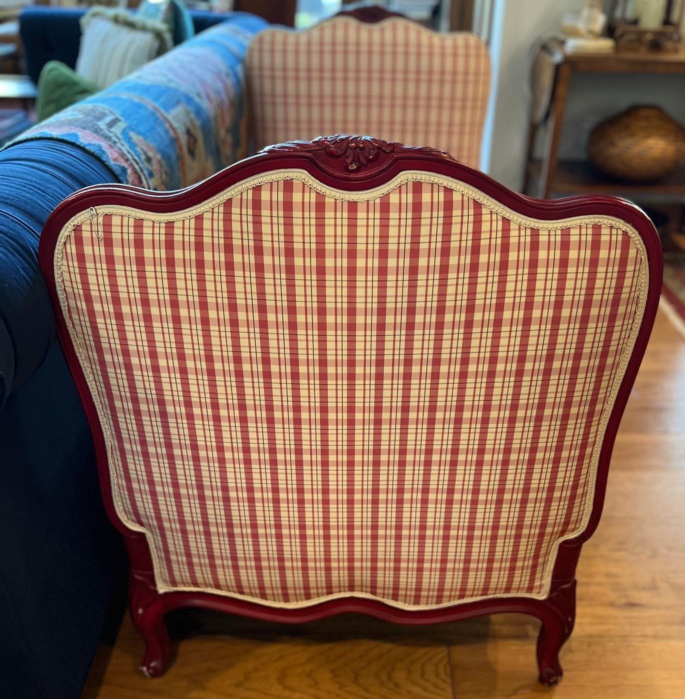 Vintage Red Painted Louis XV Style Daybed, Silk Plaid Fabric with Cabriole Legs For Sale 8