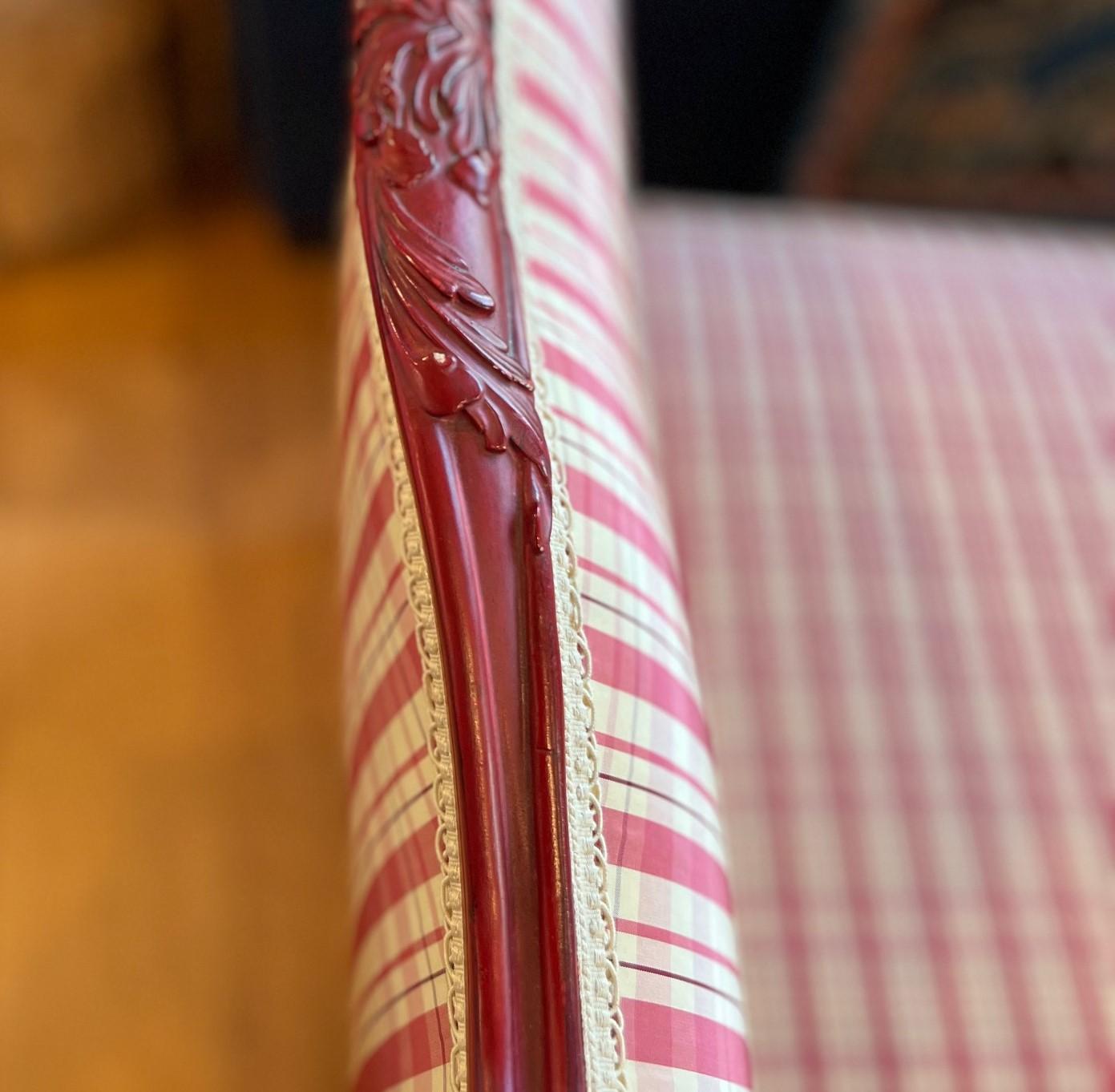 Vintage Red Painted Louis XV Style Daybed, Silk Plaid Fabric with Cabriole Legs For Sale 3