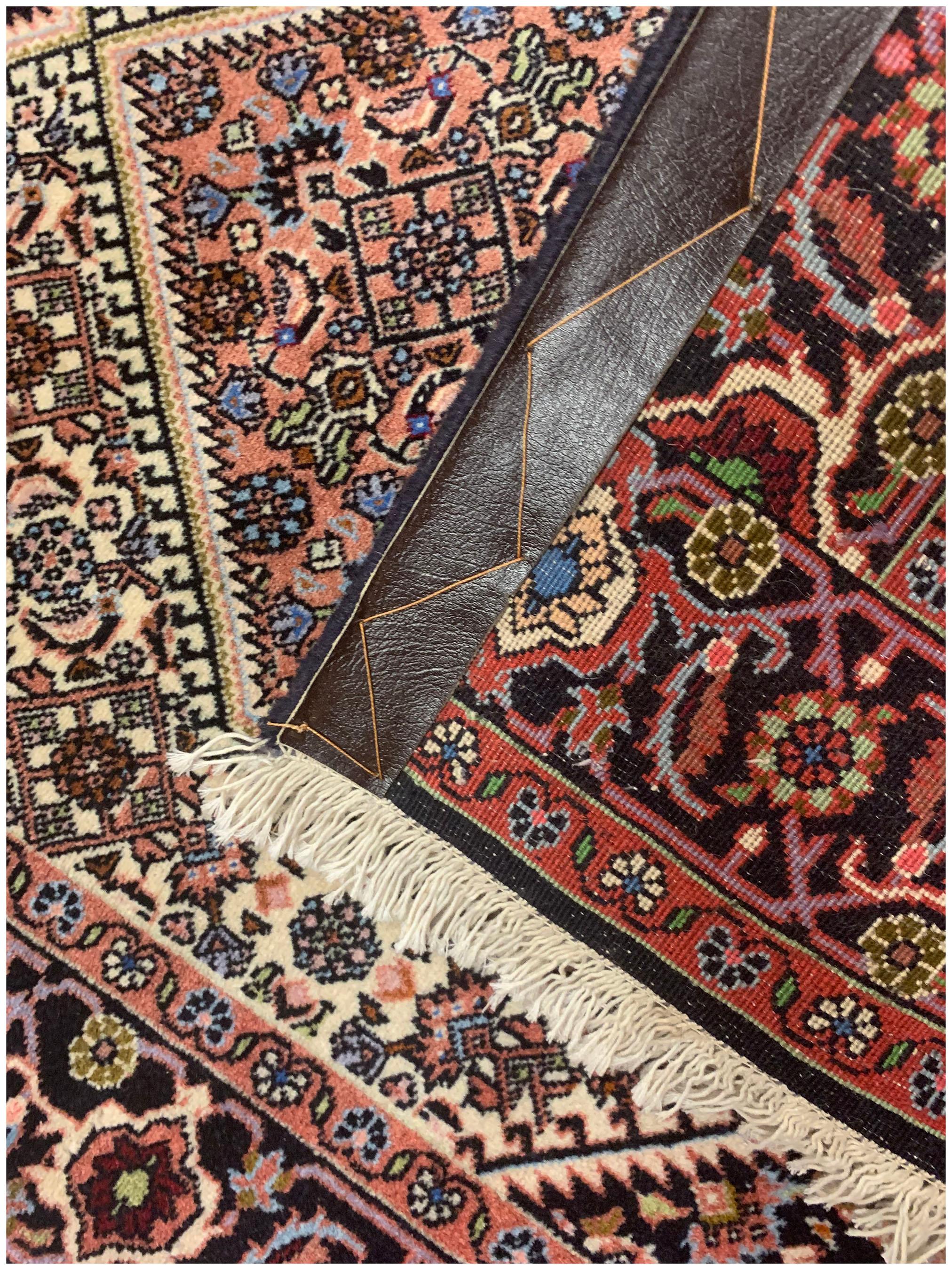 Roter persischer Bidjar-Läufer im Vintage-Stil 2'7 X 9'9 (20. Jahrhundert) im Angebot