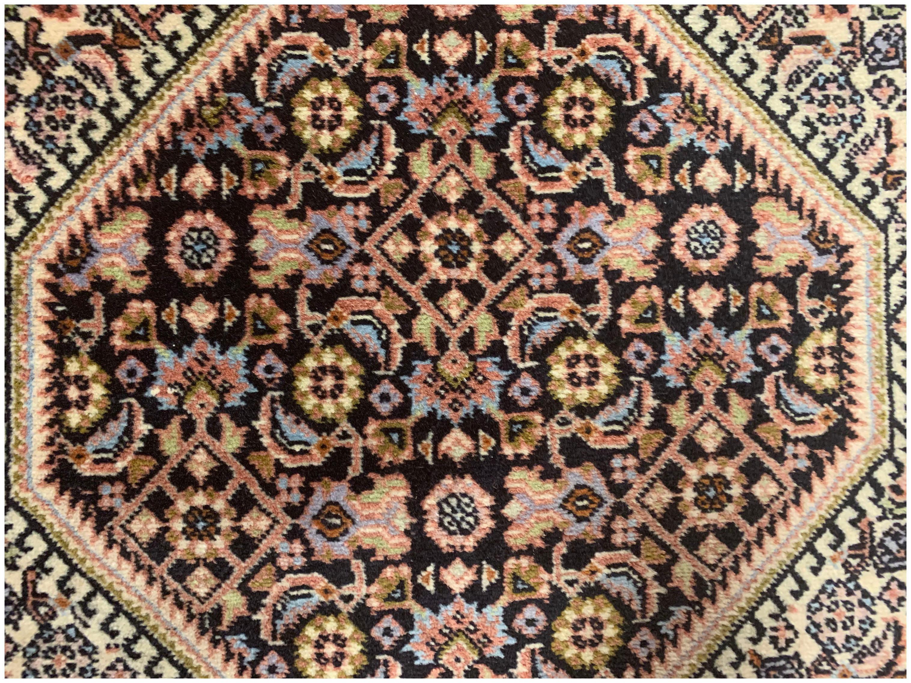 Roter persischer Bidjar-Läufer im Vintage-Stil 2'7 X 9'9 im Angebot 1
