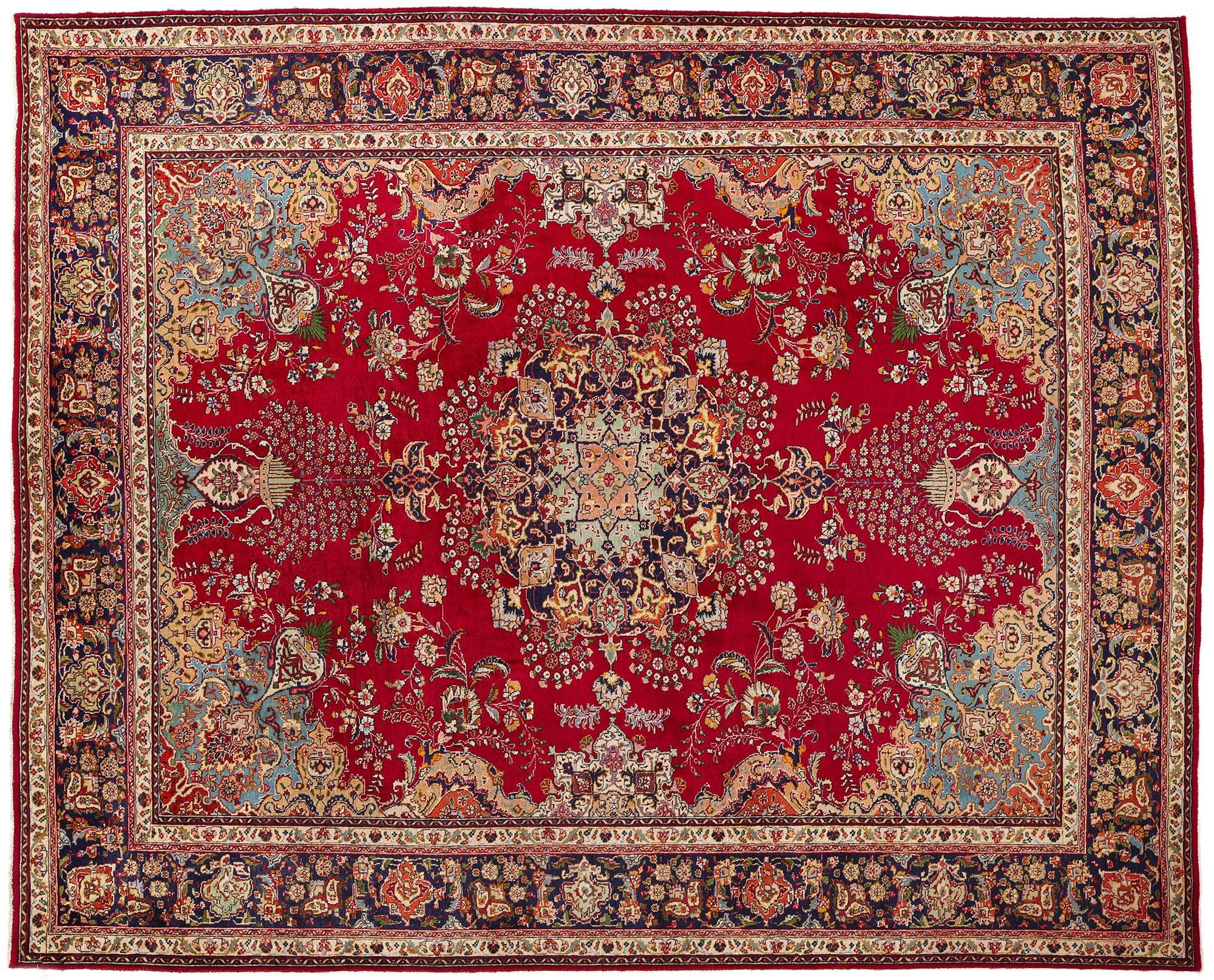 Vieux tapis de Tabriz rouge persan à fleurs en vente 3