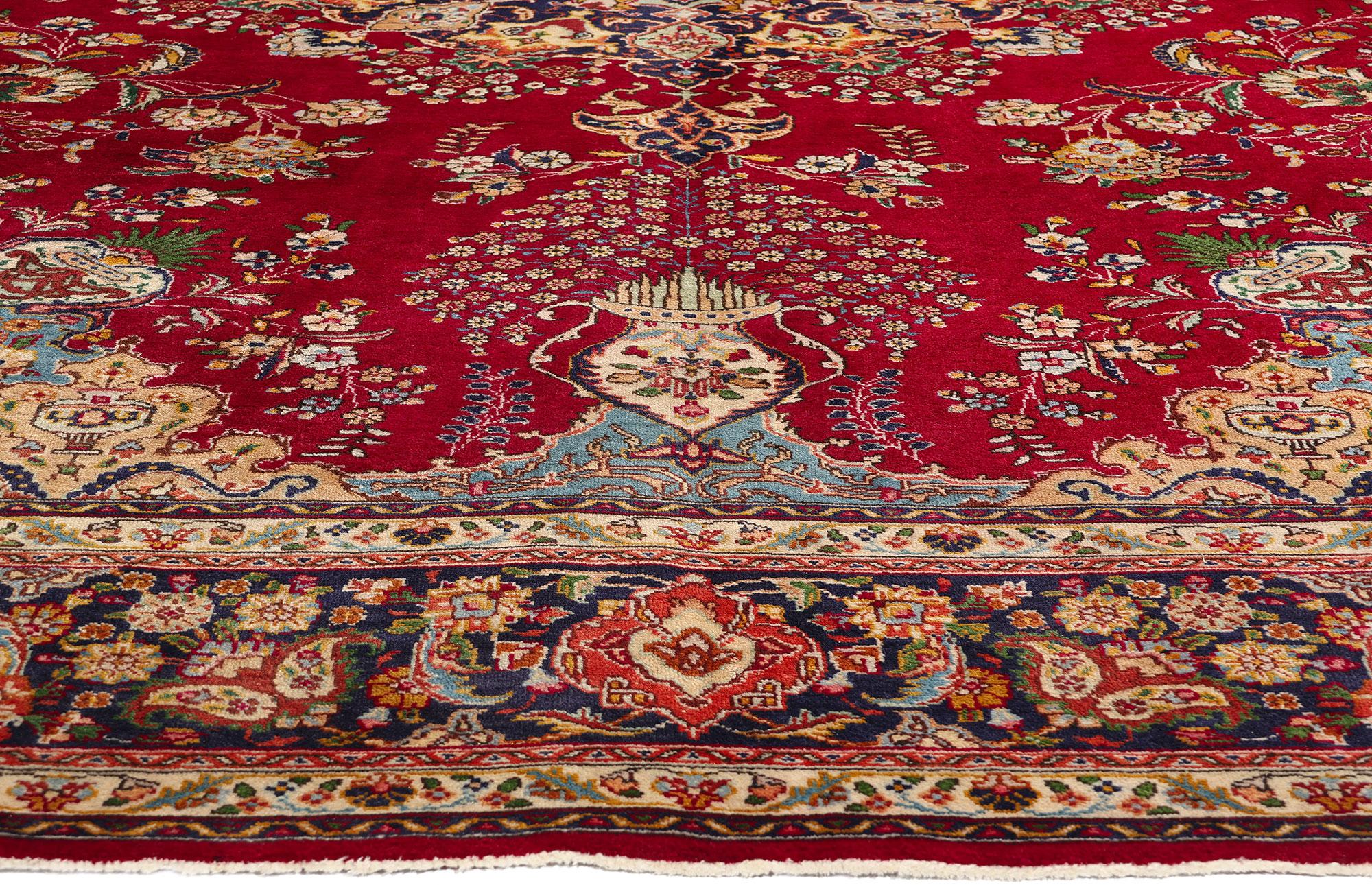 Noué à la main Vieux tapis de Tabriz rouge persan à fleurs en vente