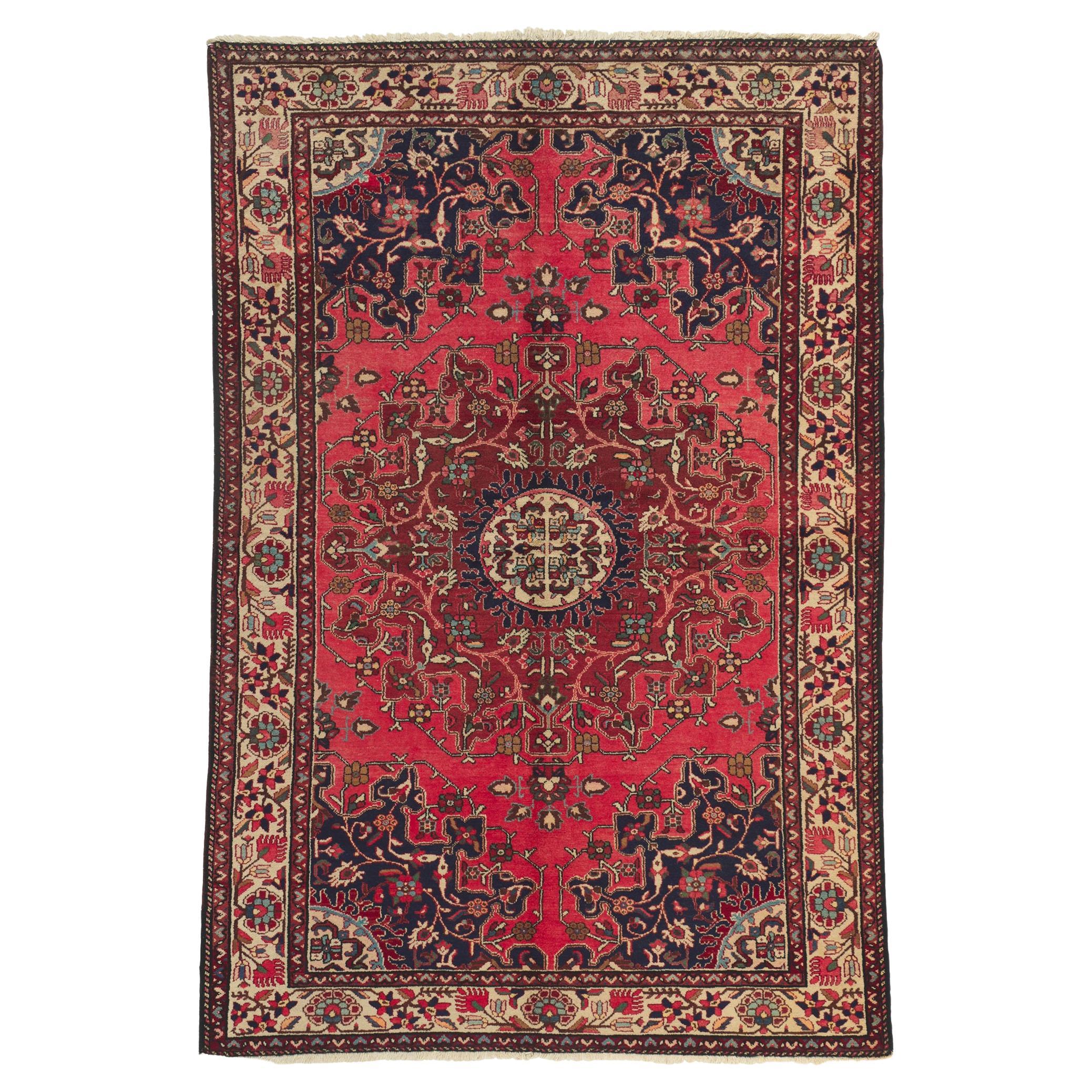 Tapis persan rouge vintage Hamadan de style traditionnel