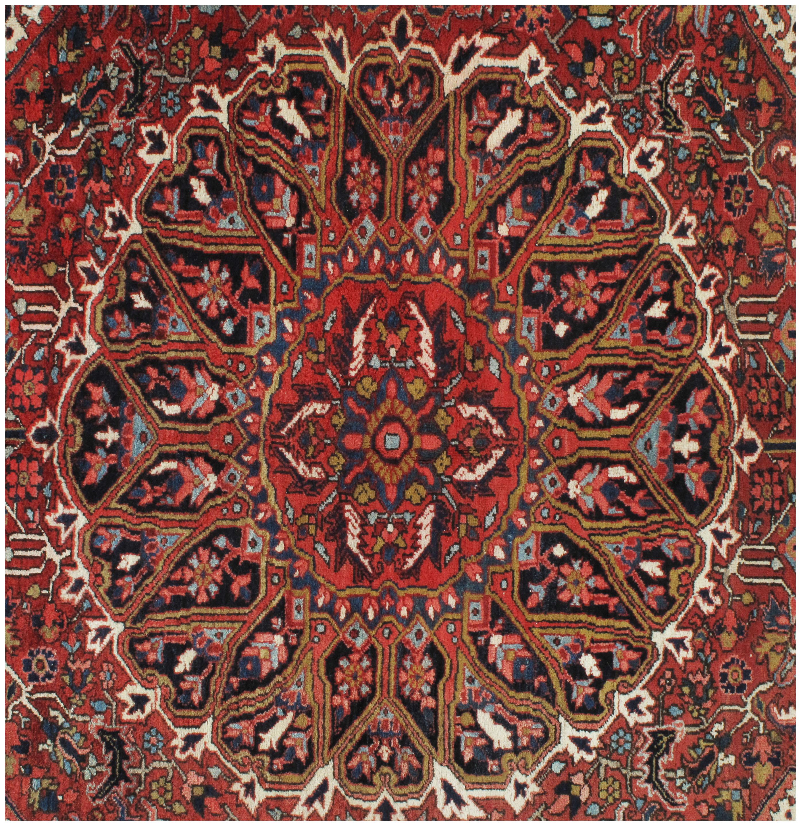 Vintage Rot Persisch Heriz Bereich Teppich  8'2 x 12' im Zustand „Gut“ im Angebot in New York, NY