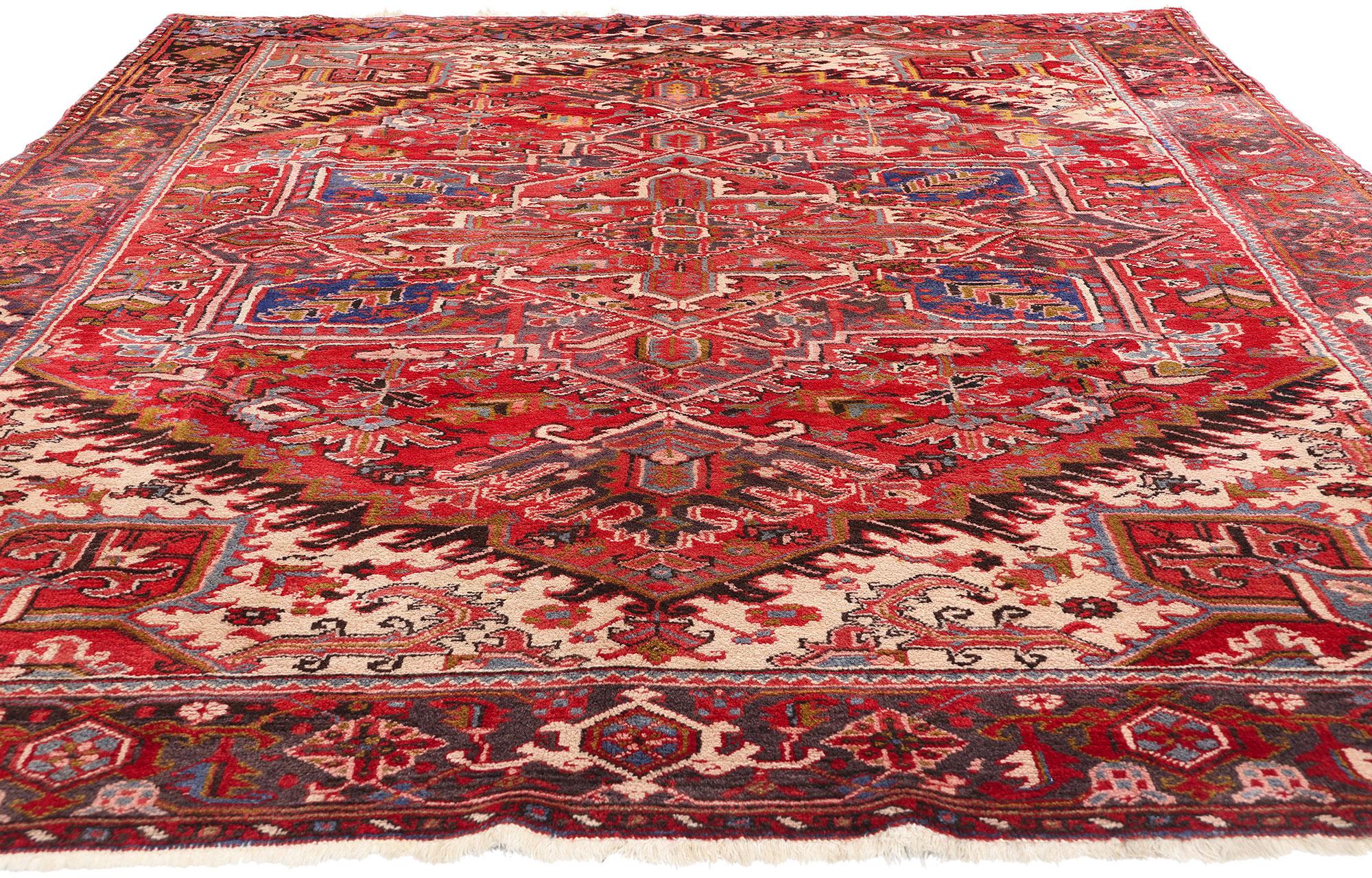Roter persischer Heriz-Teppich im Vintage-Stil, 07'11 x 10'00 (Heriz Serapi) im Angebot