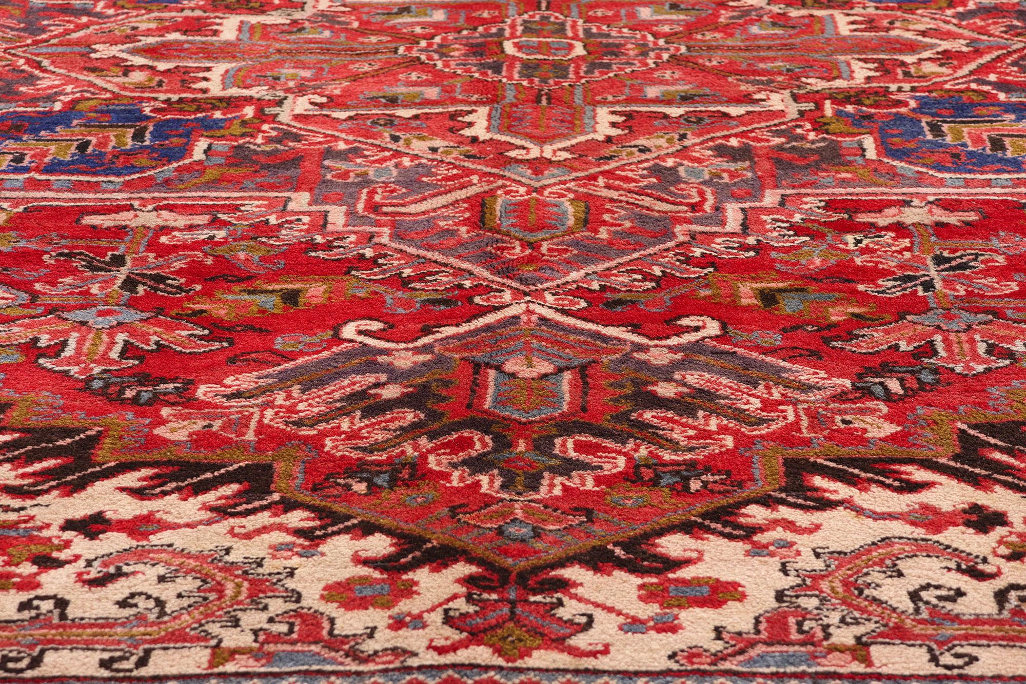 Roter persischer Heriz-Teppich im Vintage-Stil, 07'11 x 10'00 (Handgeknüpft) im Angebot