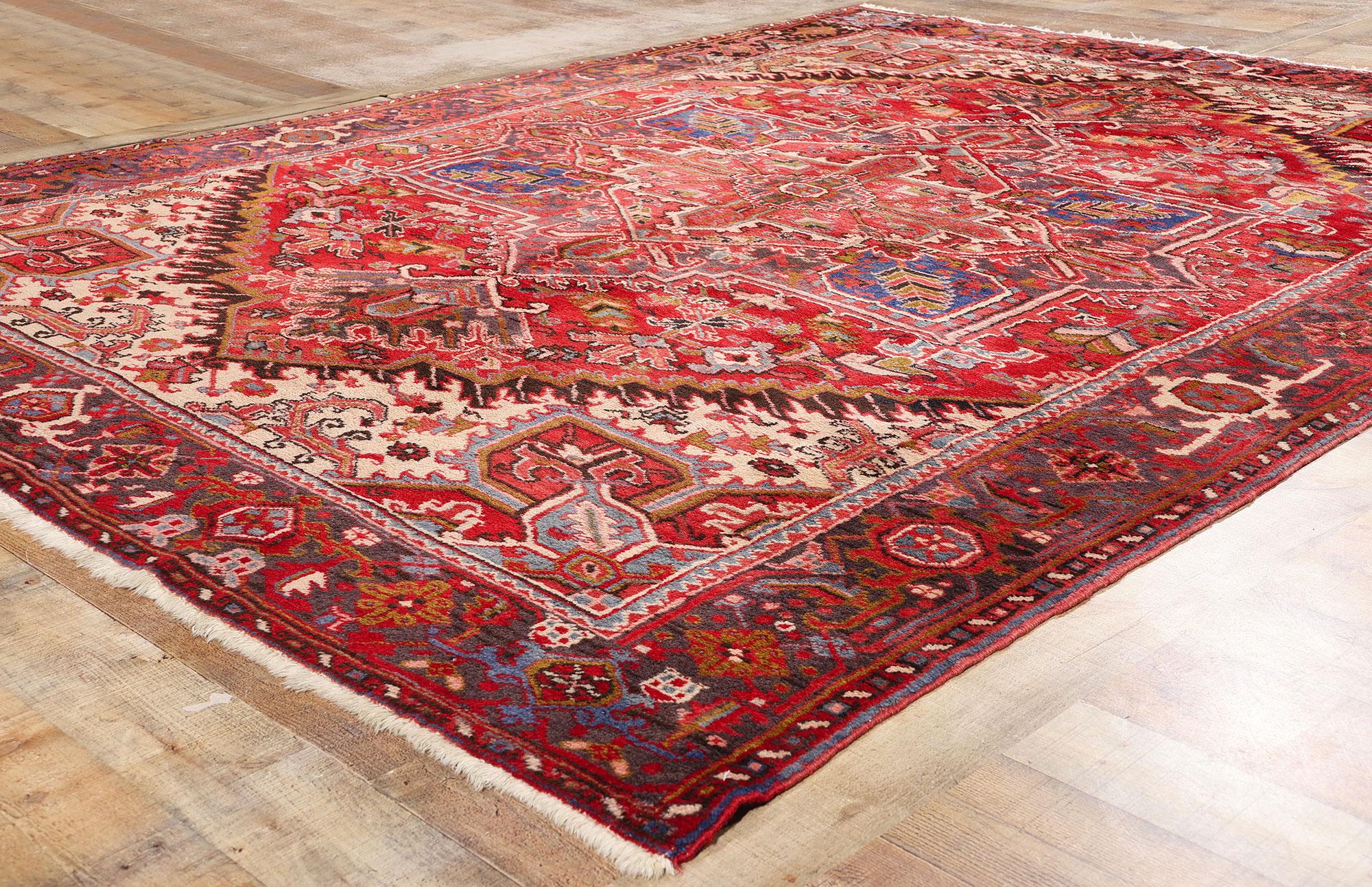 Roter persischer Heriz-Teppich im Vintage-Stil, 07'11 x 10'00 (20. Jahrhundert) im Angebot