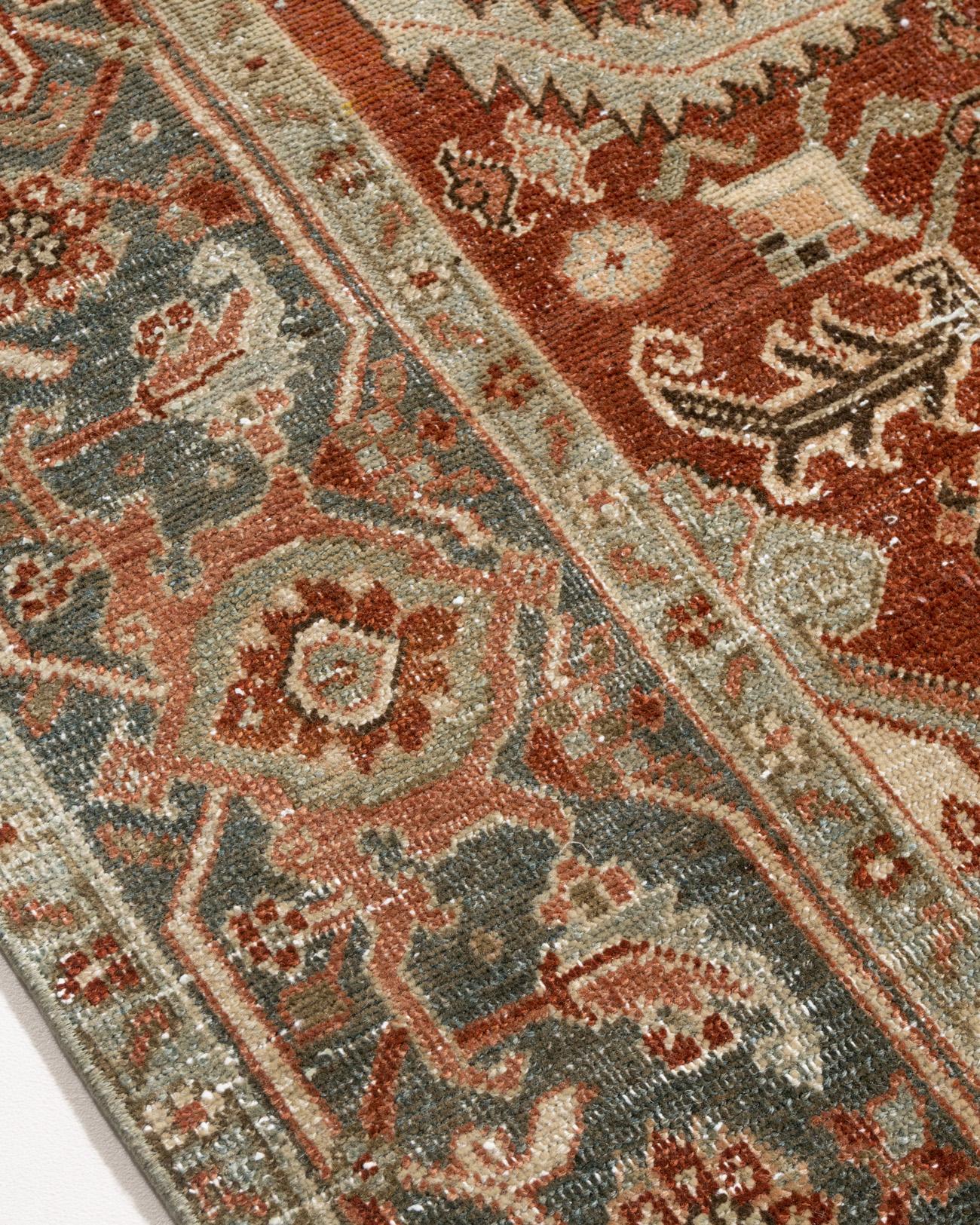 Tappeto persiano Heriz rosso vintage  8'5 x 11' in vendita 1