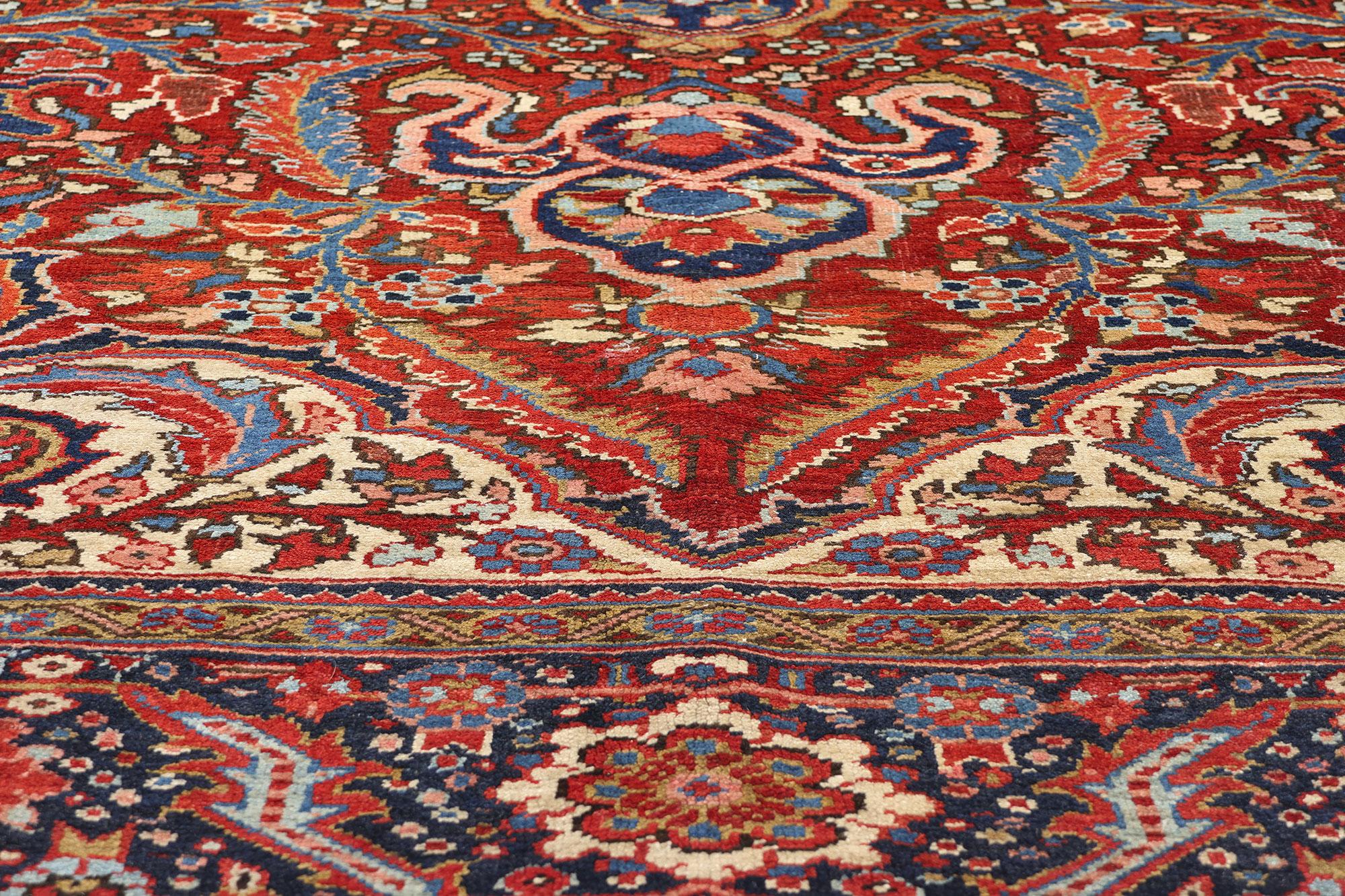 1940's Persian Heriz Carpet with Modern Style (Handgeknüpft) im Angebot