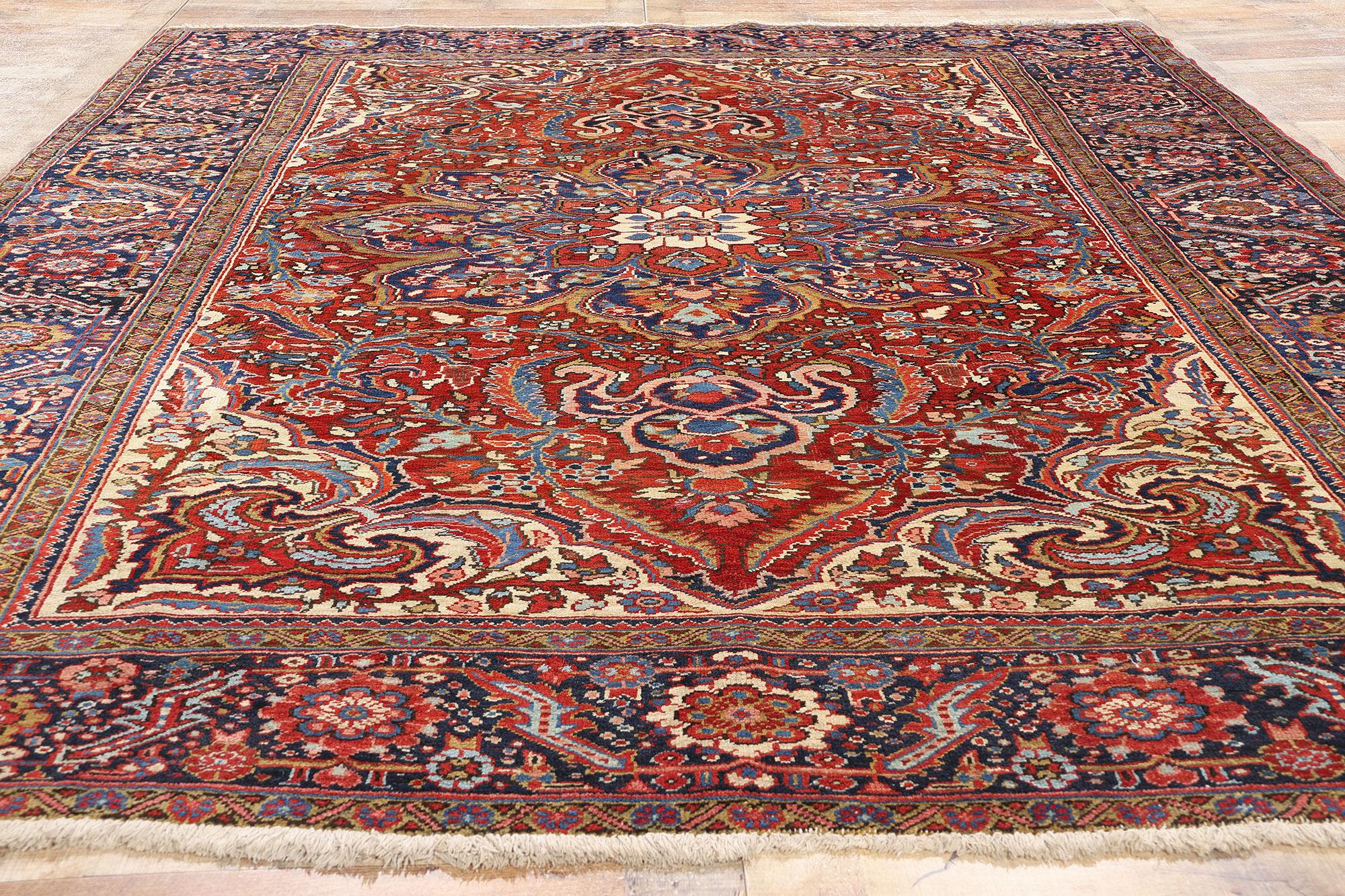 1940's Persian Heriz Carpet with Modern Style (Wolle) im Angebot