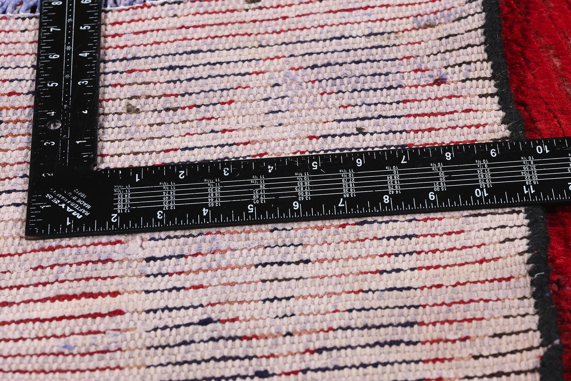 Tappeto persiano Vintage By rosso con bordo a diamante In condizioni buone in vendita a Dallas, TX