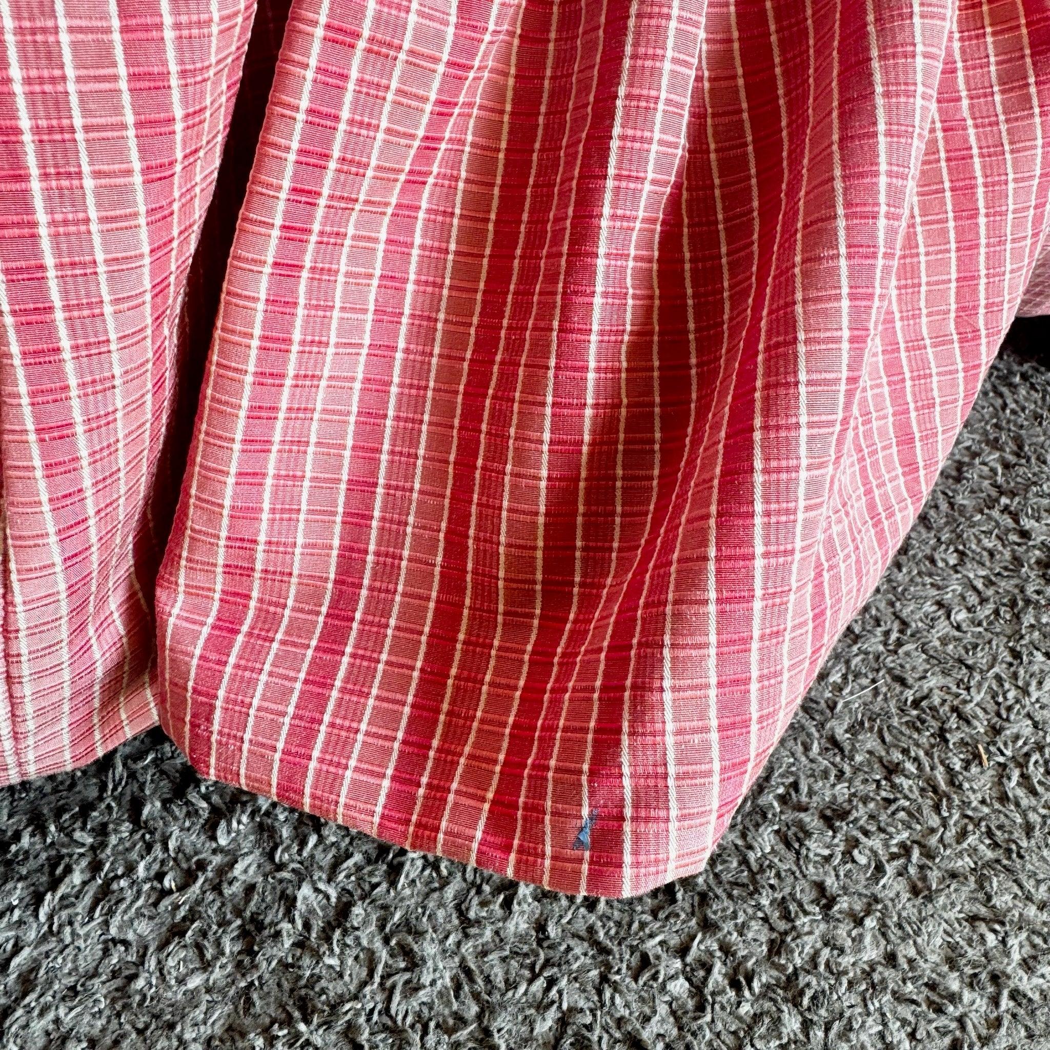 Sillas bajas con respaldo a cuadros rojos vintage 4