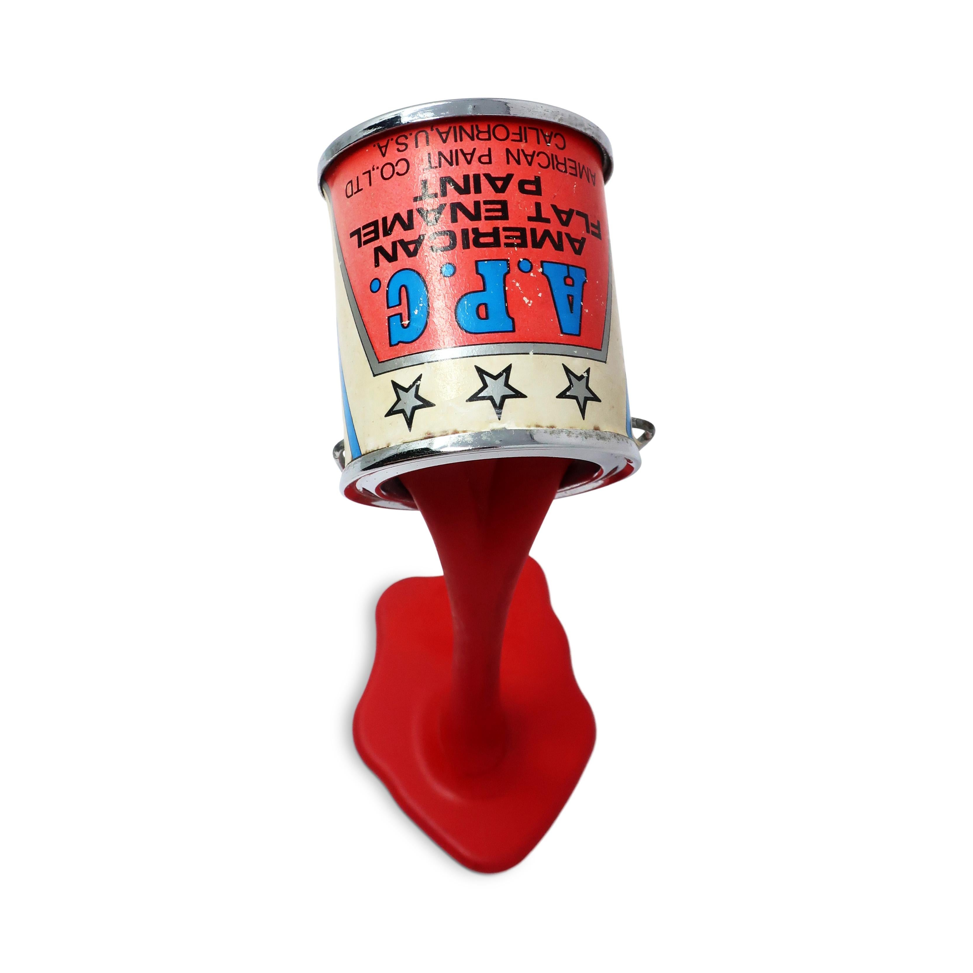 Banco Vintage Rojo Pop Art APC Bote de Pintura siglo XX en venta