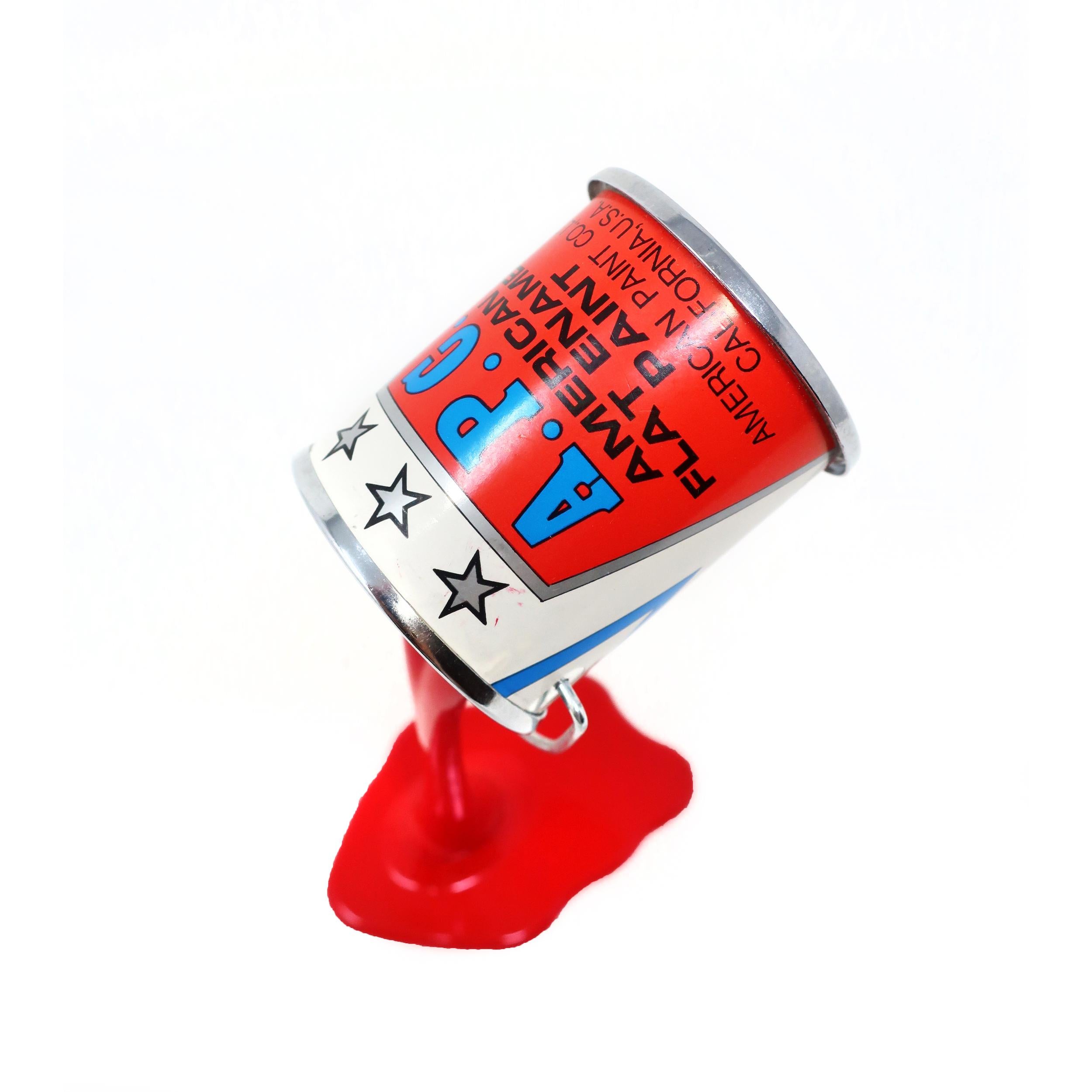 Vintage Red Pop Art APC Pouring Paint Bank in vendita 2