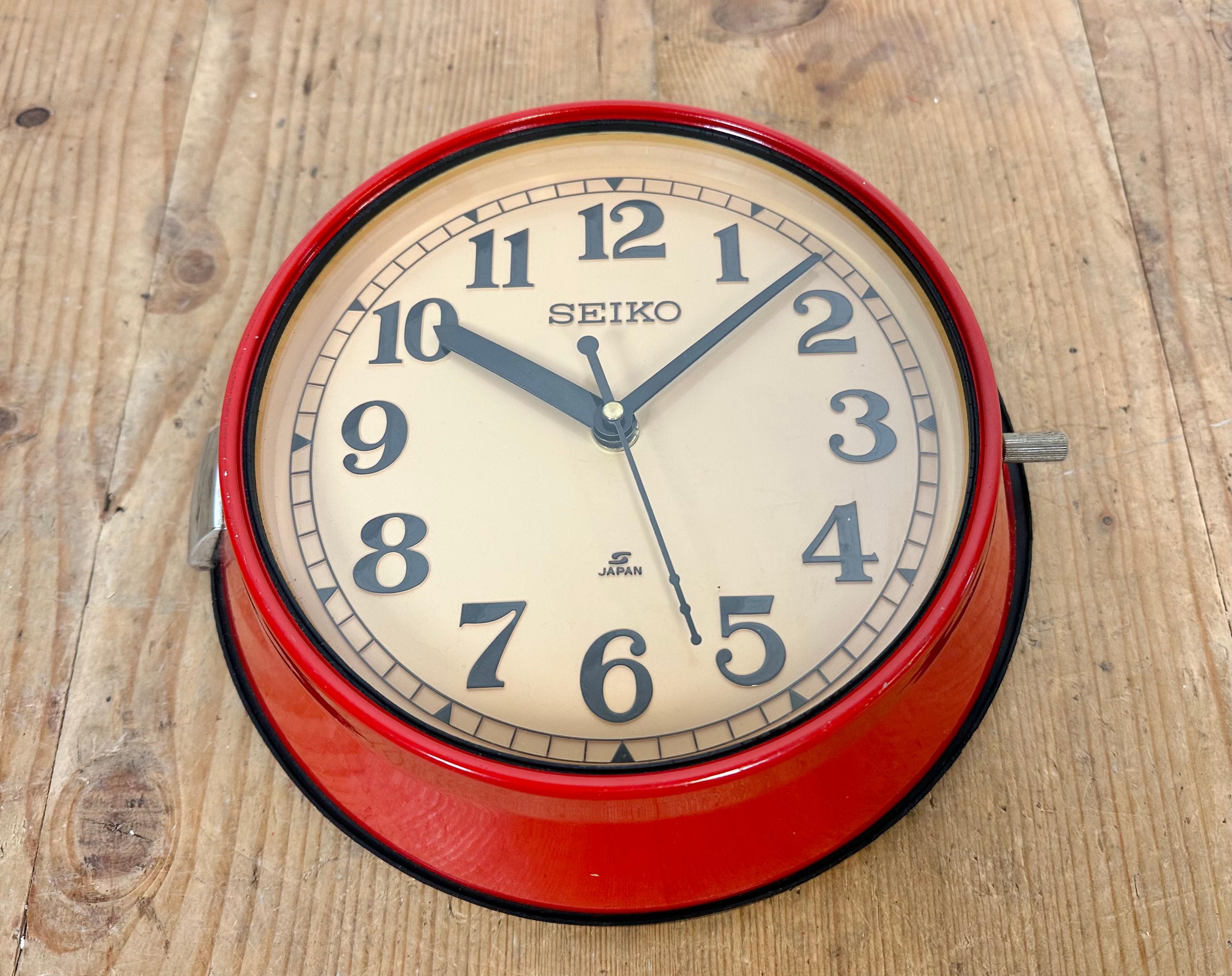 Horloge murale Seiko rouge bleu marine vintage, années 1970 en vente 5
