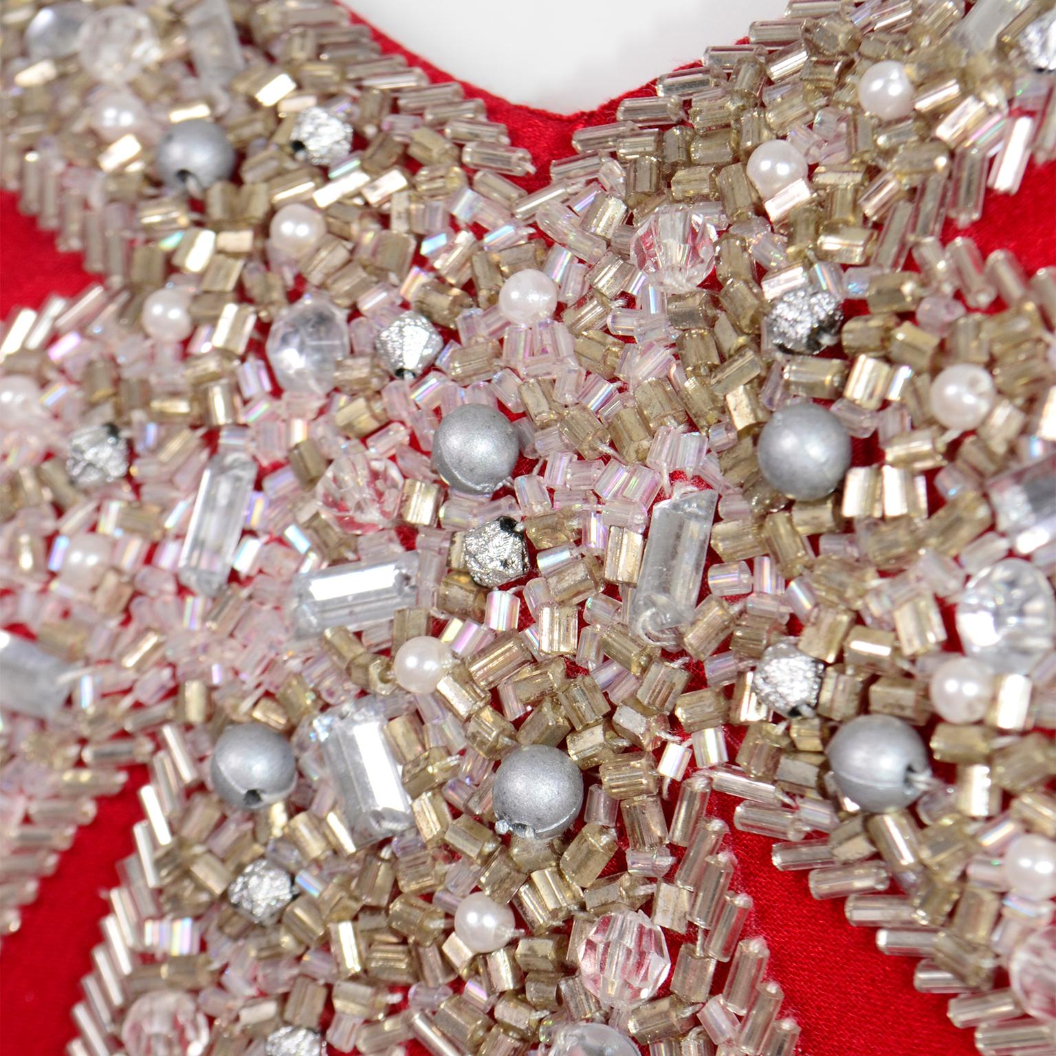 Abito da sera vintage anni '90 in seta rossa con perline e strass e perle in vendita 2