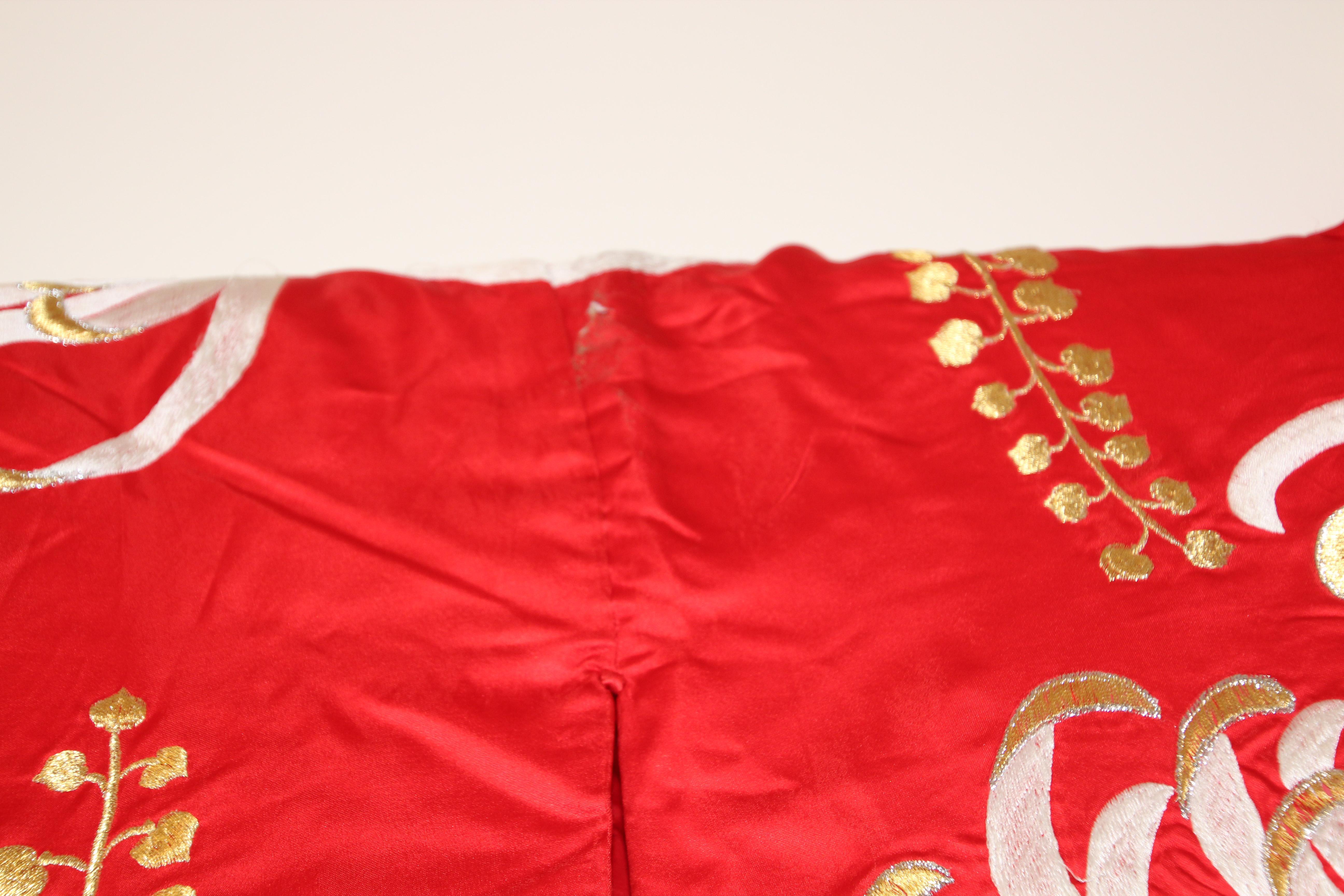 Robe de cérémonie japonaise en brocart de soie rouge vintage pour kimono en vente 7
