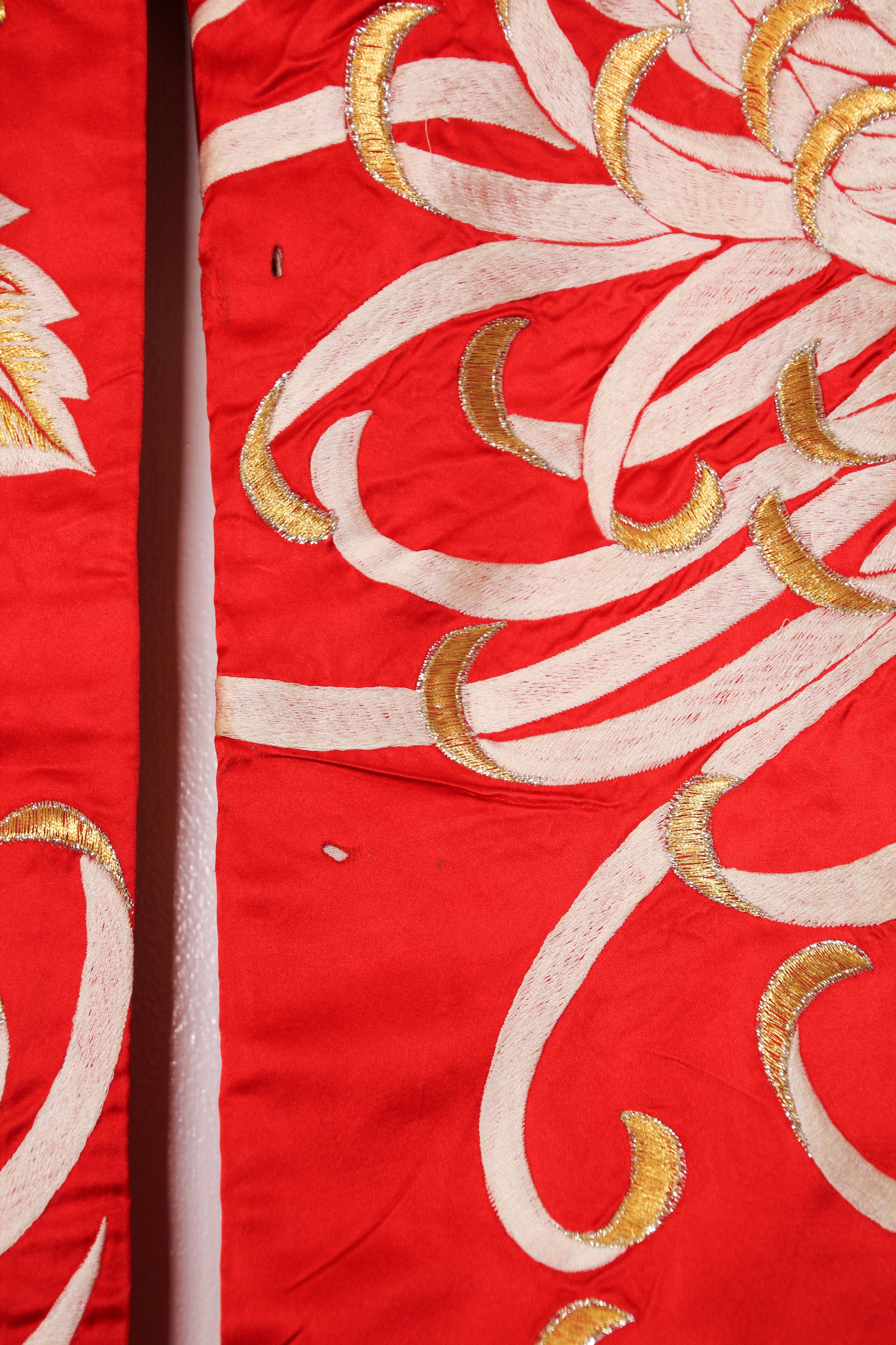 Robe de cérémonie japonaise en brocart de soie rouge vintage pour kimono en vente 8