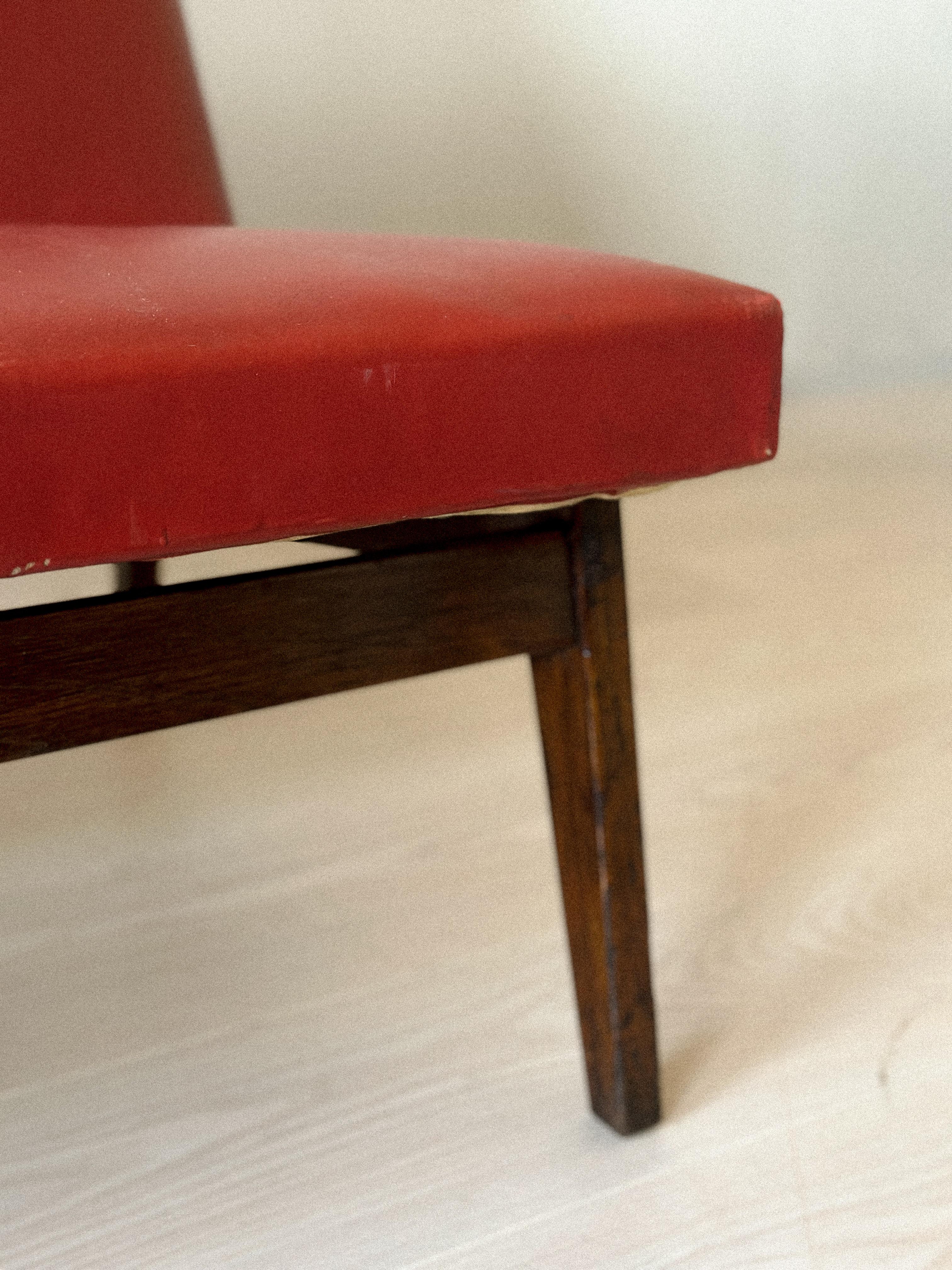 Vintage Red Skai Settee in the Style of Pierre Jeanneret, 1950s en vente 3