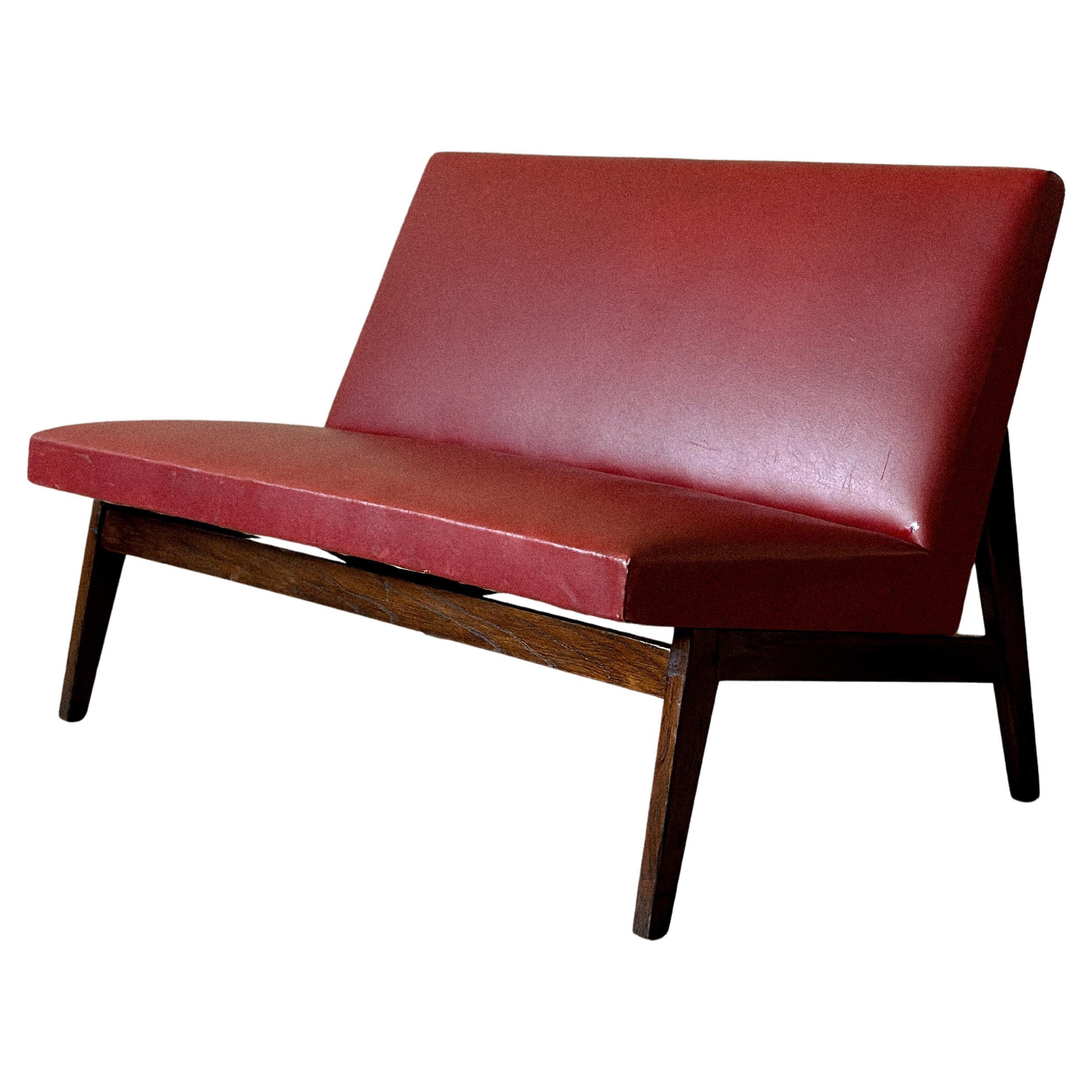 Vintage Red Skai Settee in the Style of Pierre Jeanneret, 1950s en vente