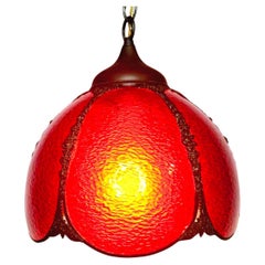 Pendentif tulipe en verre rouge vintage 