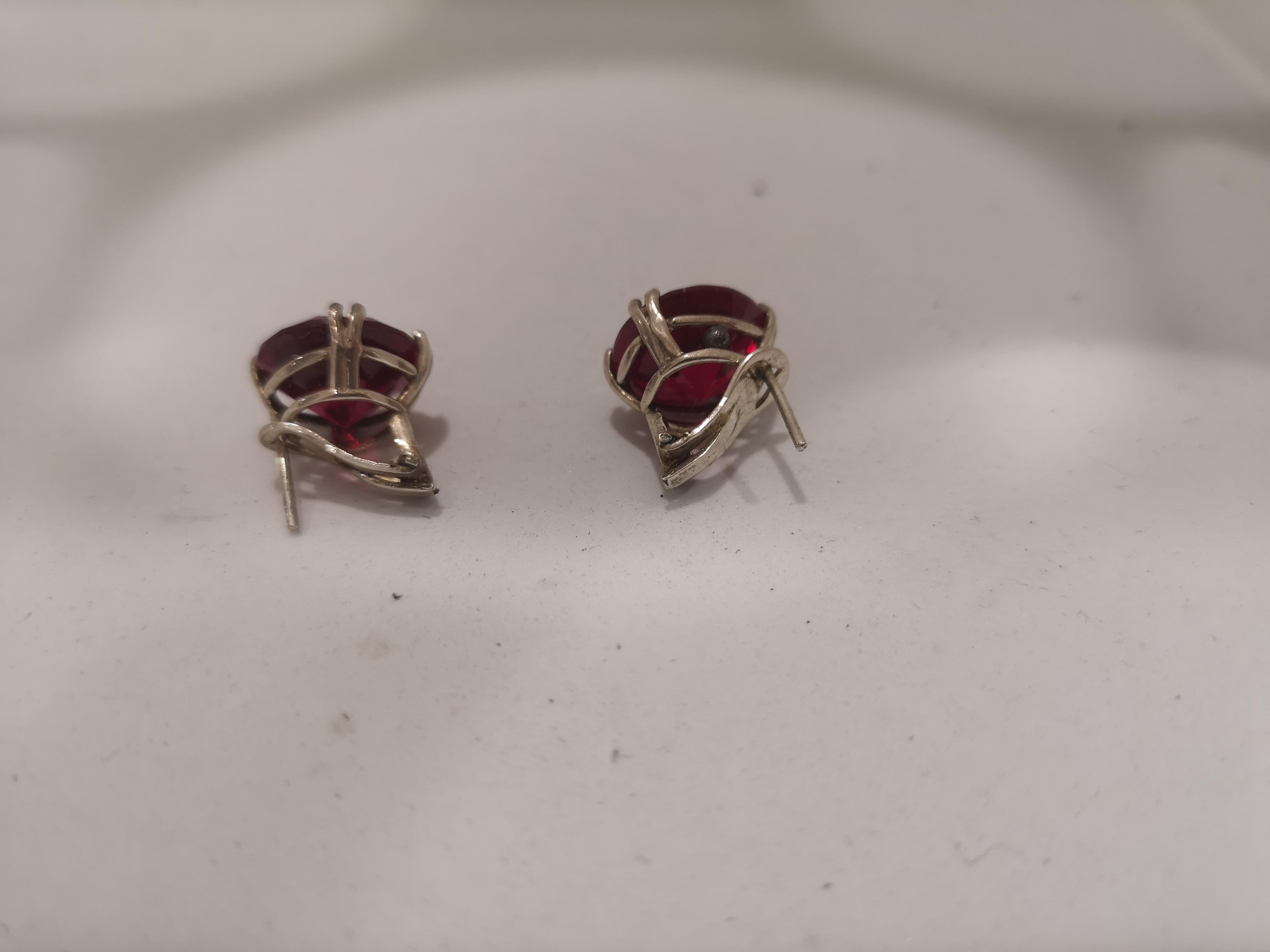 Vintage red stone silver tone earrings In Excellent Condition For Sale In Capri, IT