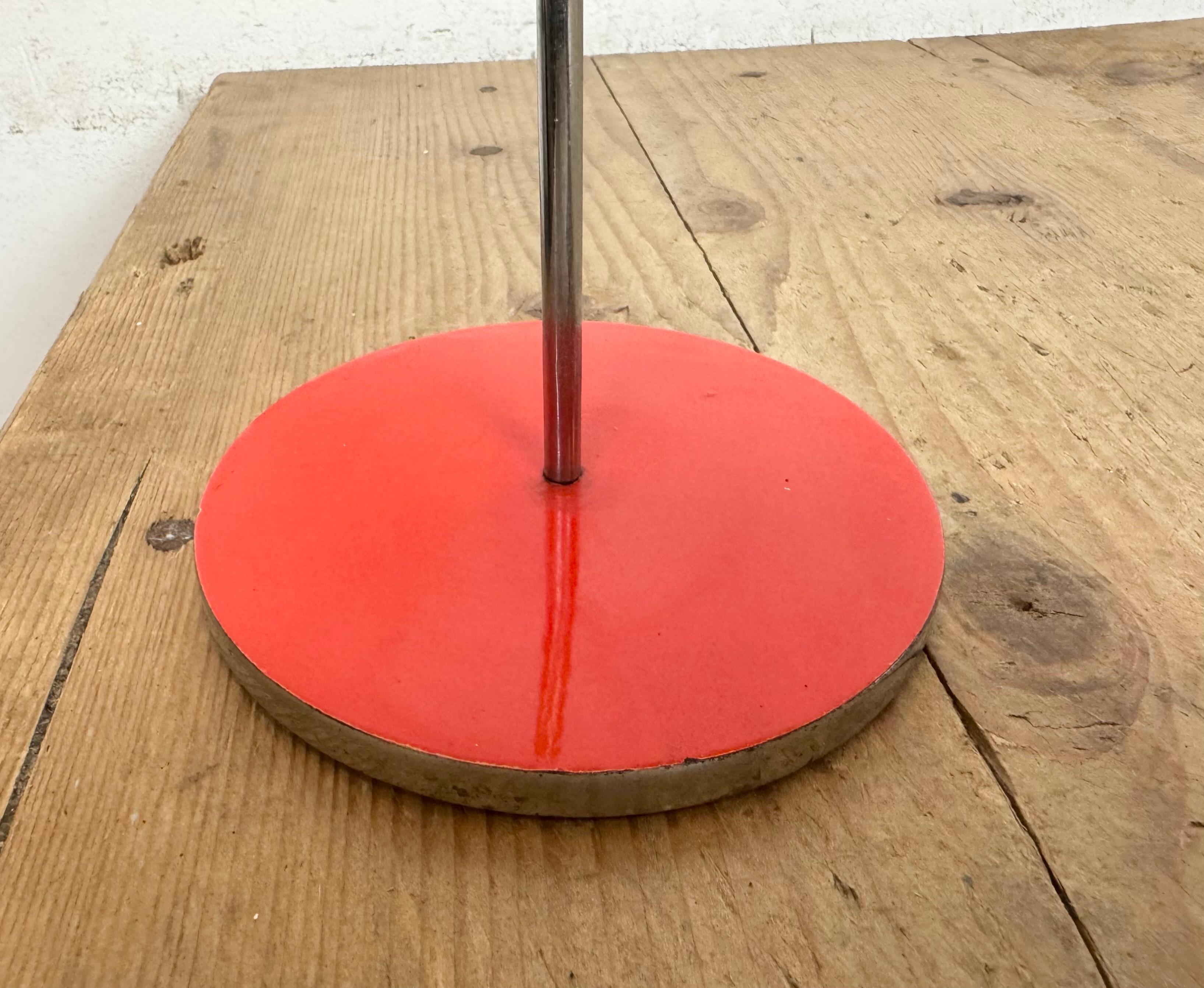 Lámpara de mesa roja vintage , años 70 en venta 3