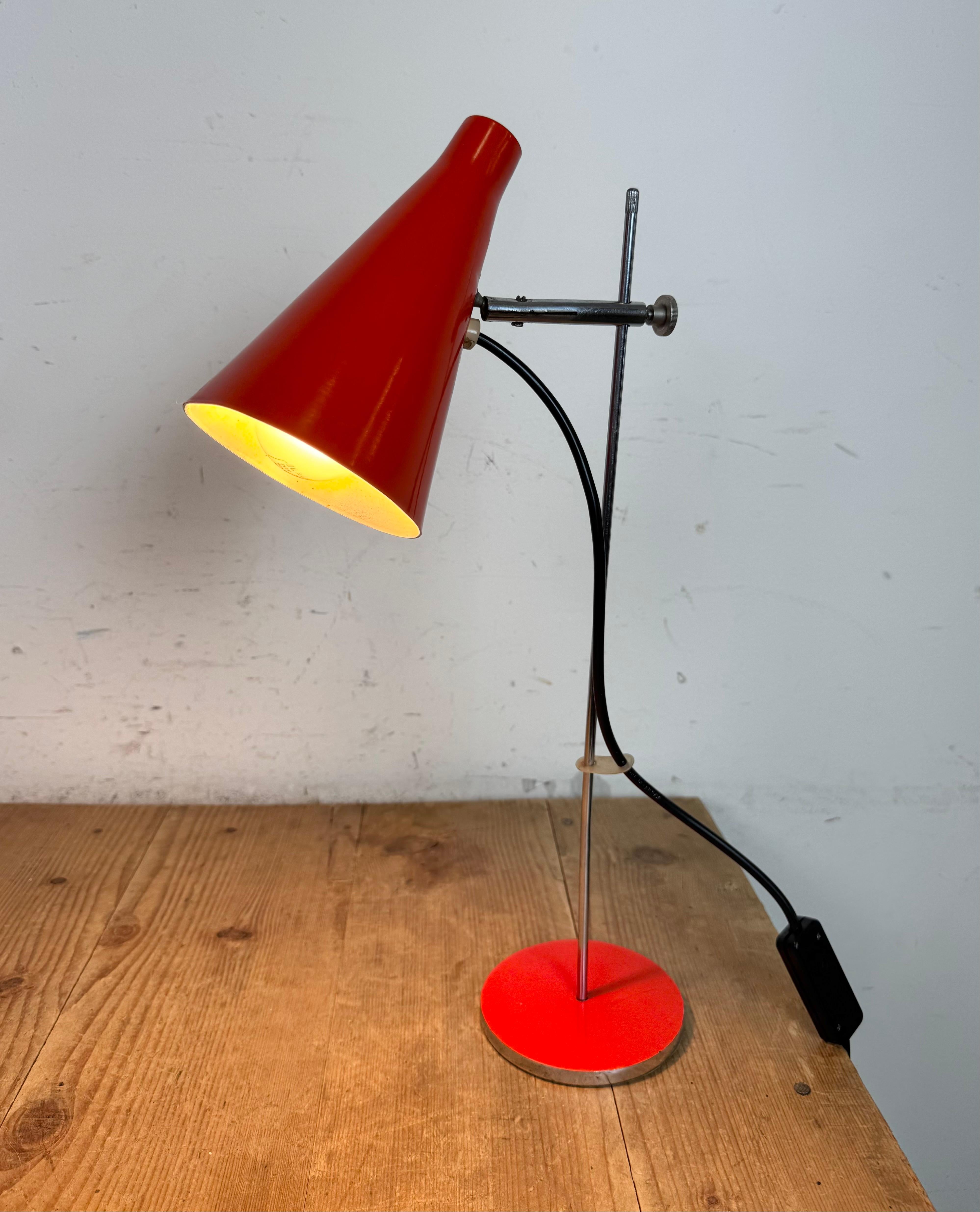 Lámpara de mesa roja vintage , años 70 en venta 4