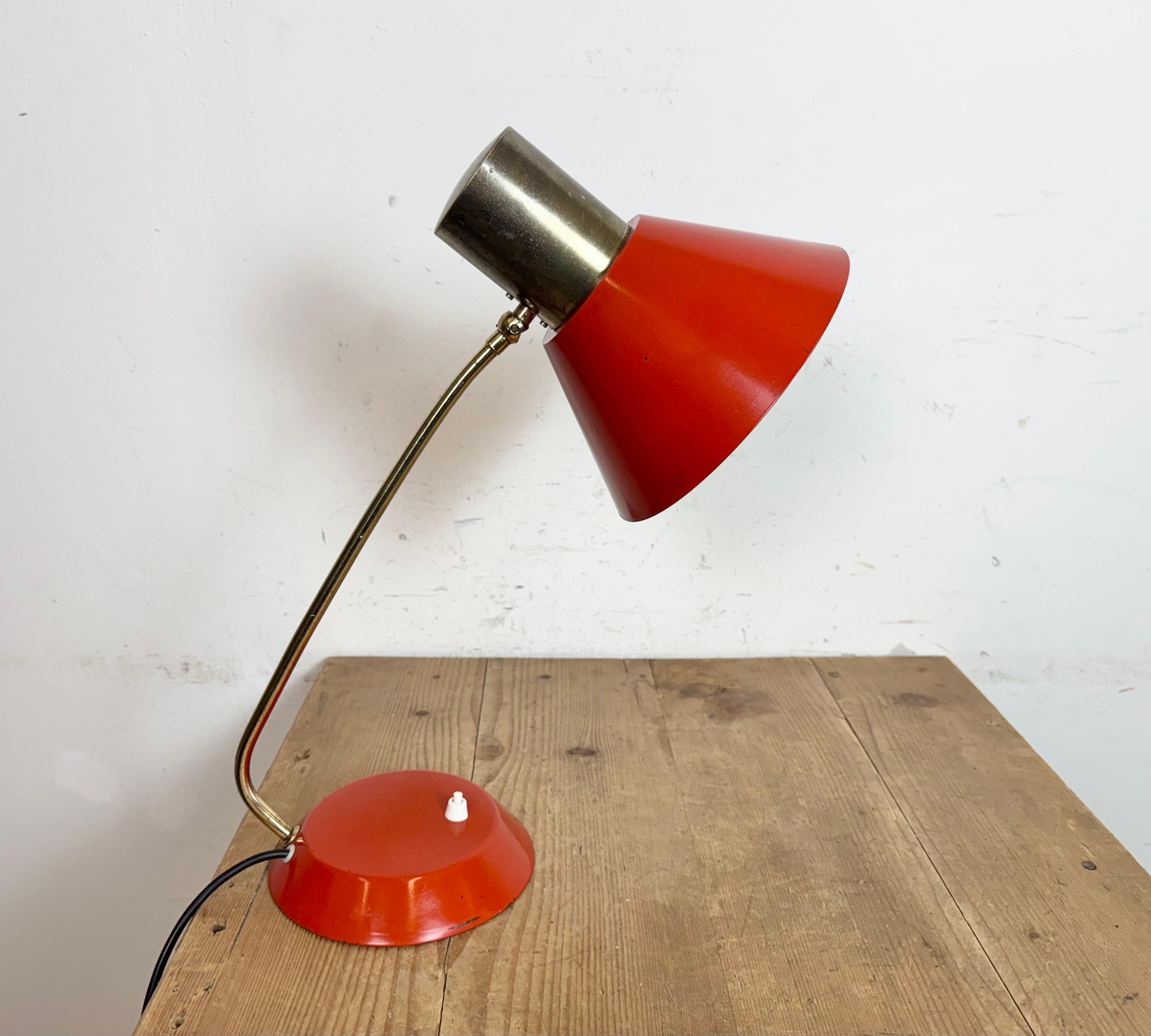 Fin du 20e siècle Lampe à poser rouge vintage , 1970 en vente