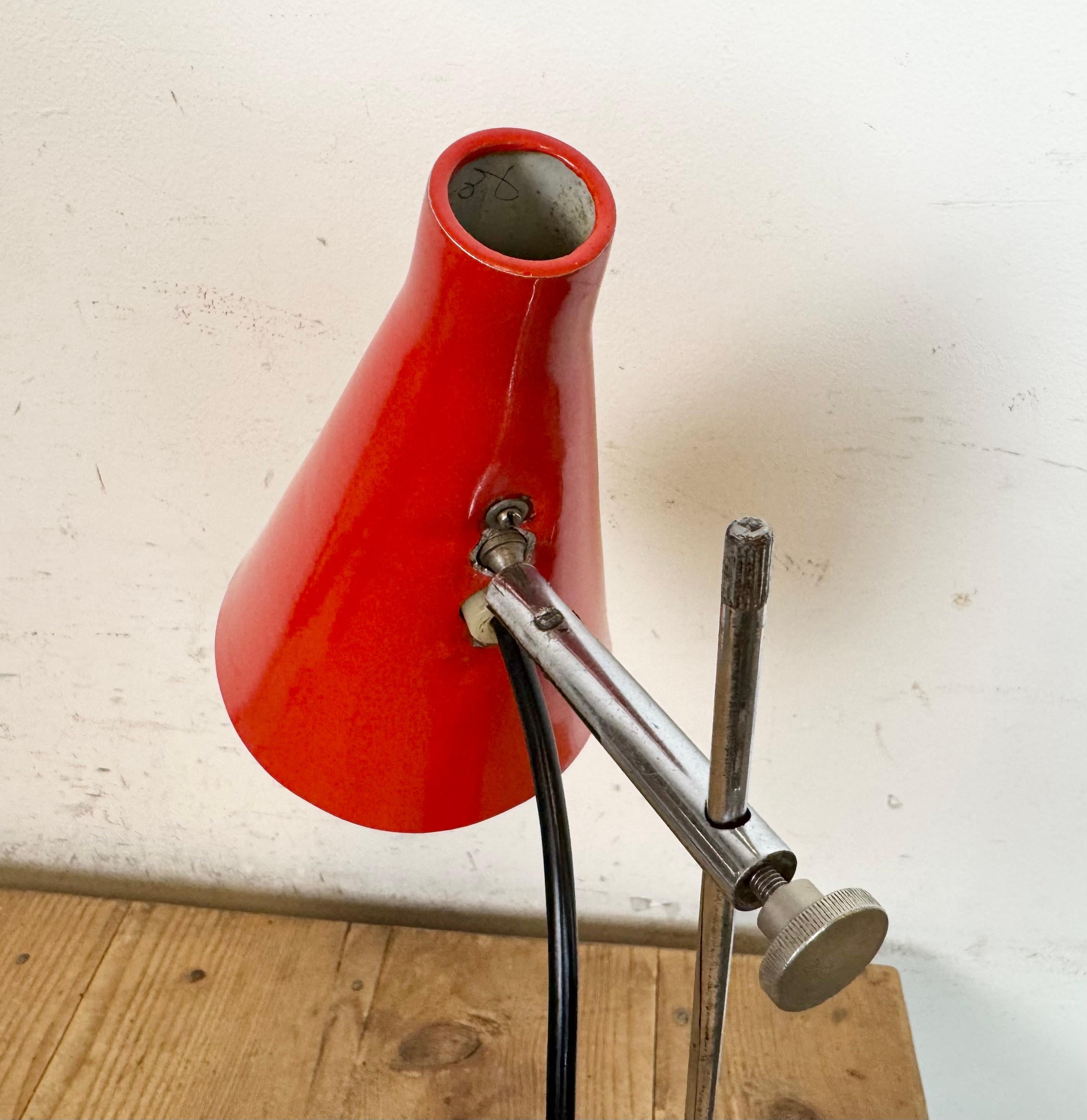 Lámpara de mesa roja vintage , años 70 Metal en venta