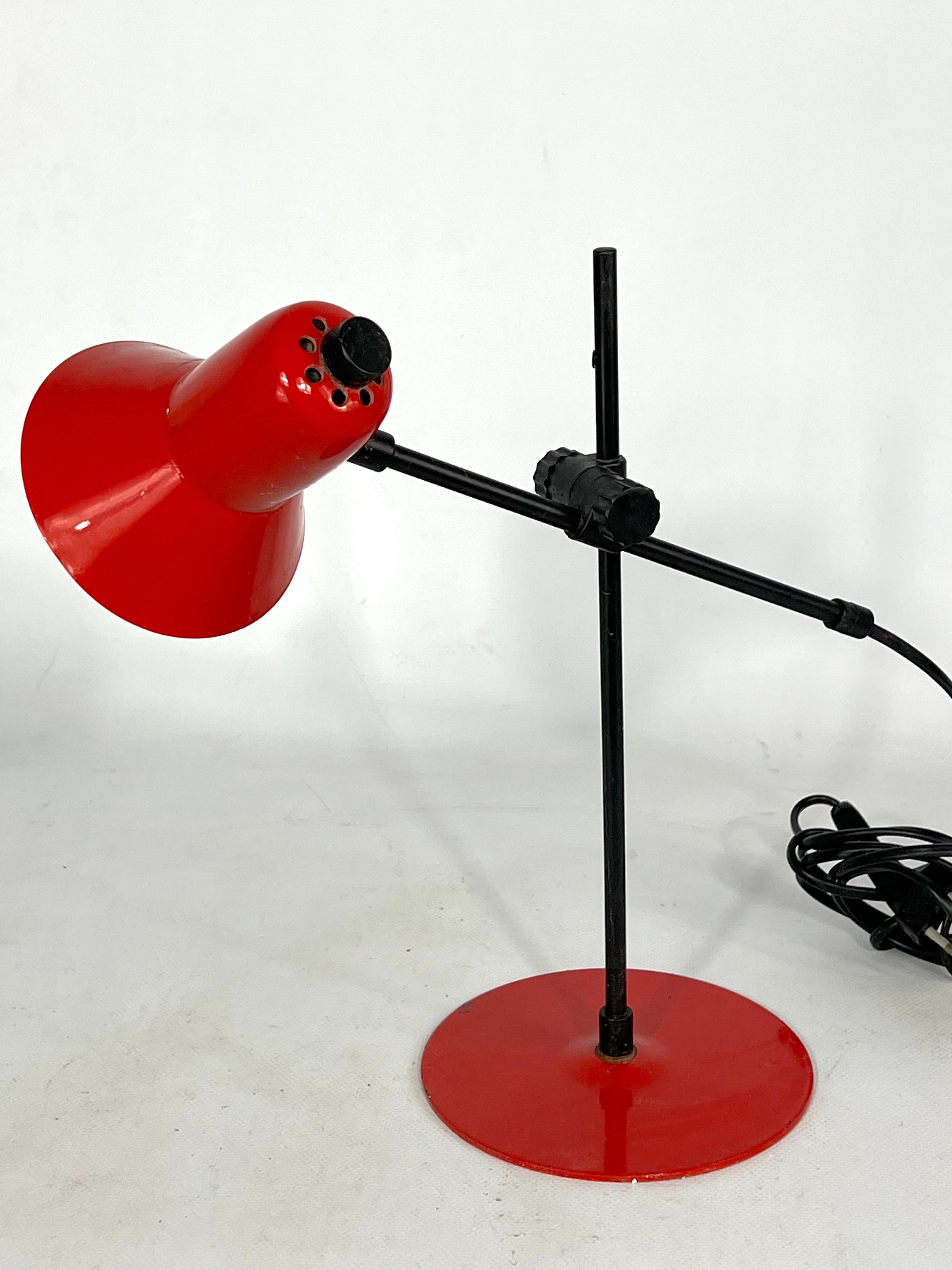 Mid-Century Modern Vintage Red Table Lamp by Veneta Lumi, Italy 1970s For Sale