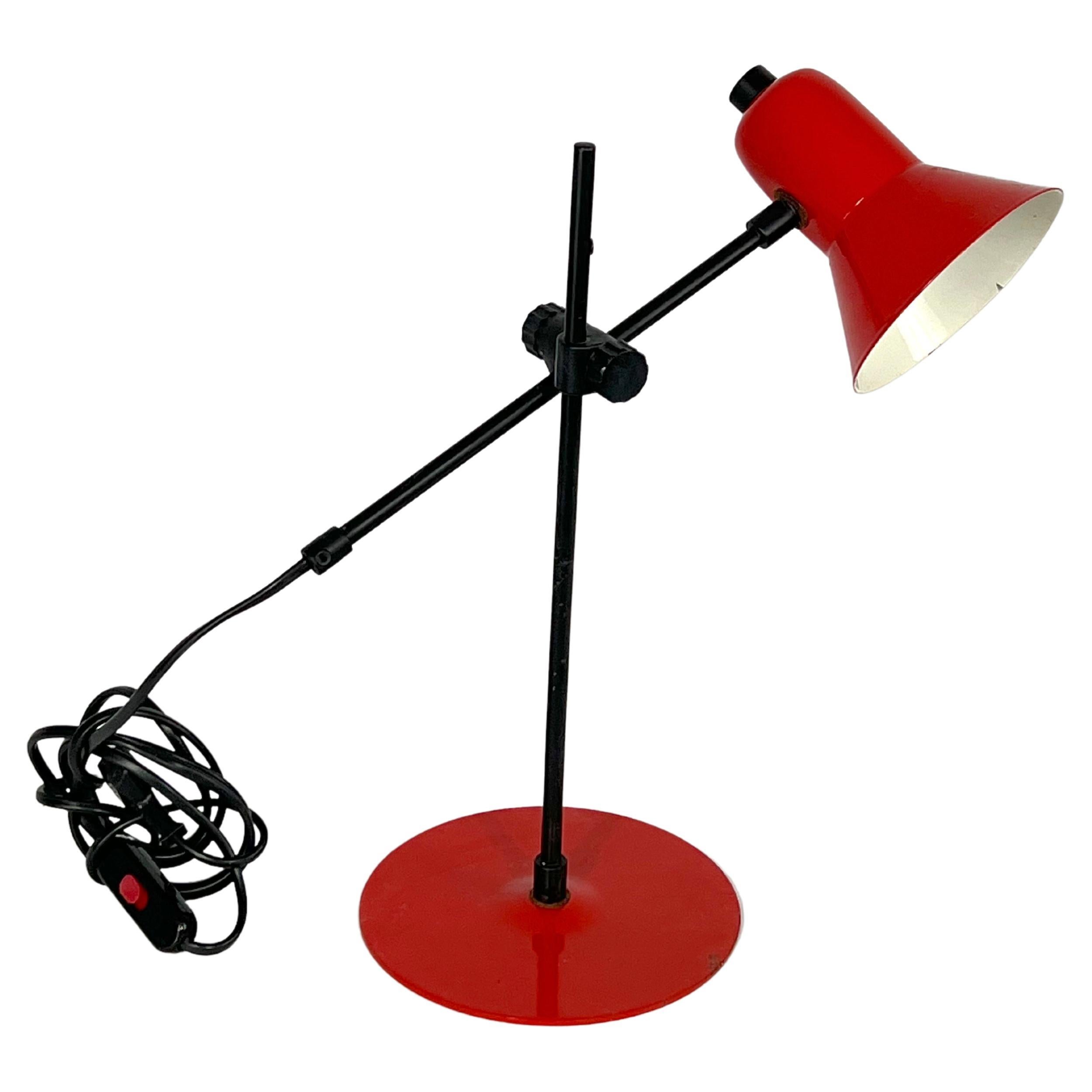 Lampe de bureau rouge vintage par Veneta Lumi, Italie, années 1970 en vente