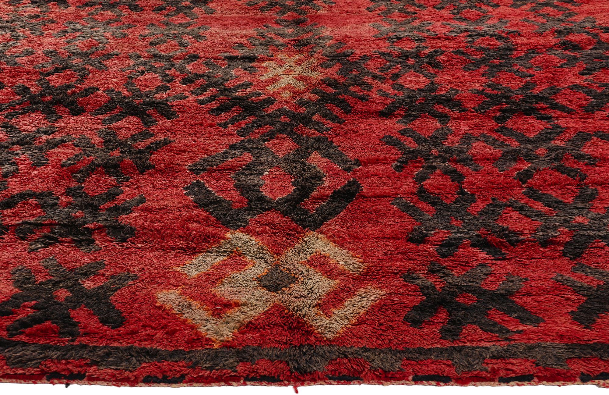 Vintage Red Talsint Moroccan Rug, Tribal Enchantment Meets Midcentury Modern In Good Condition For Sale In Dallas, TX