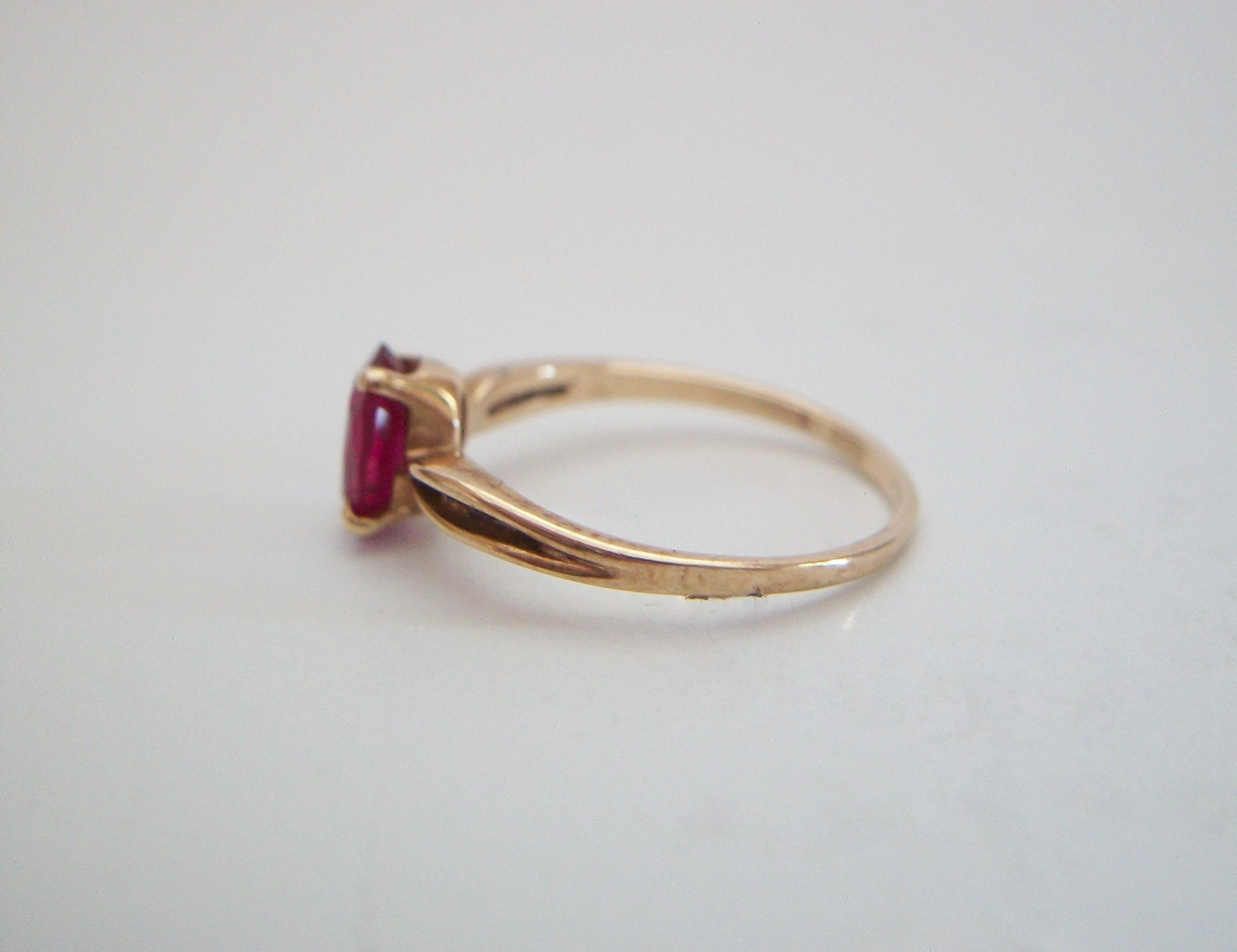 Women's Vintage Red Topaz & 10K Yellow Gold Ring - Size 5.5 - U.S.A. - Circa 1980's For Sale