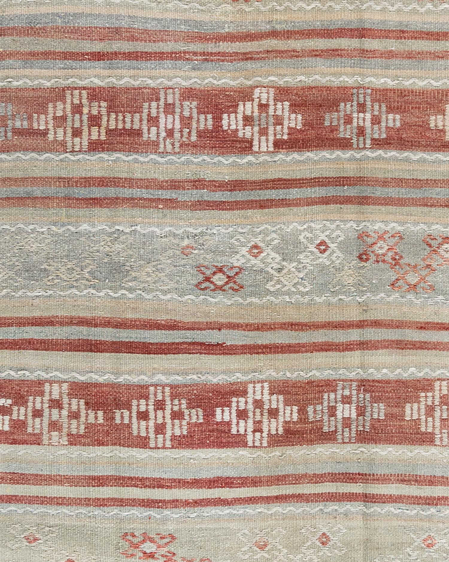 5'3 X 9'1. La tecnica Jajim (cecim) è seguita in Turchia, Persia e nel Caucaso e consiste in una tessitura semplice (orditi e trame uguali) con un motivo di trama aggiunto (supplementare). Le trame sono solitamente discontinue, tagliate sul verso