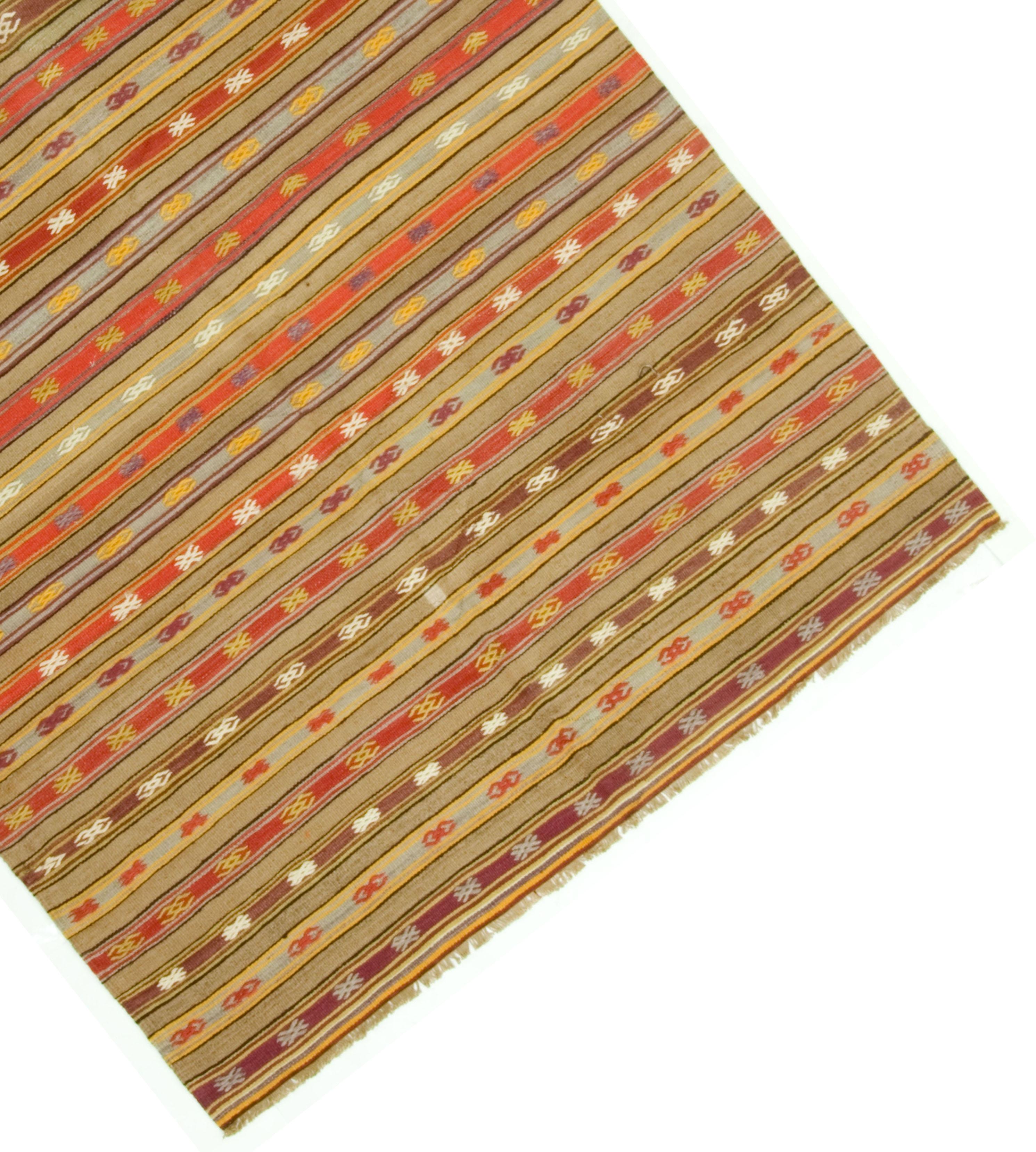 Vintage Rot Türkisch Kilim Area Rug 5'7 x 6'11 (Handgewebt) im Angebot