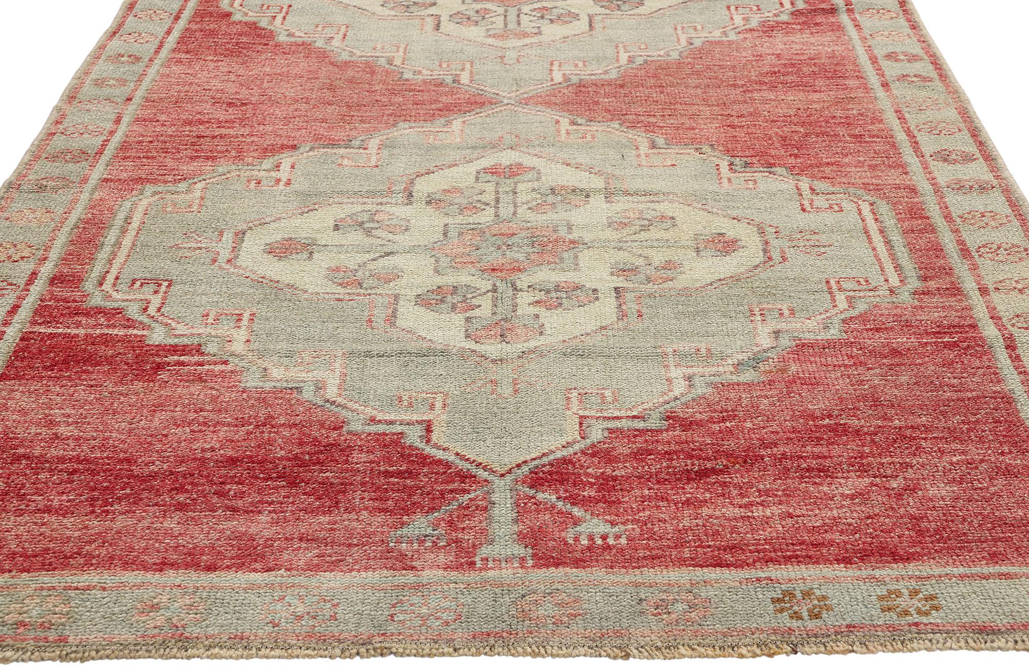 Noué à la main Tapis turc Oushak des années 1970 en vente