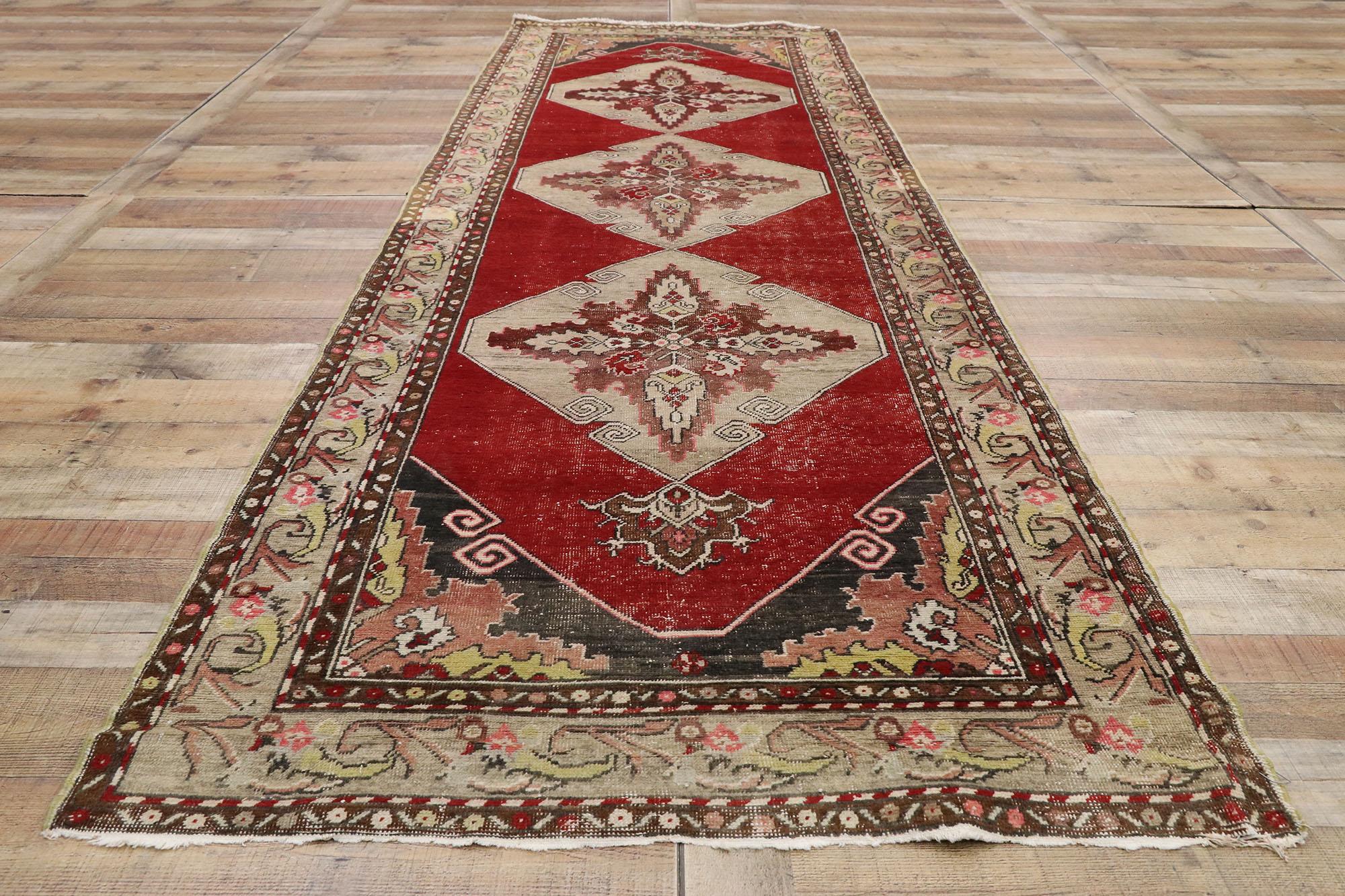 Roter türkischer Oushak-Teppich im Vintage-Stil (Wolle) im Angebot