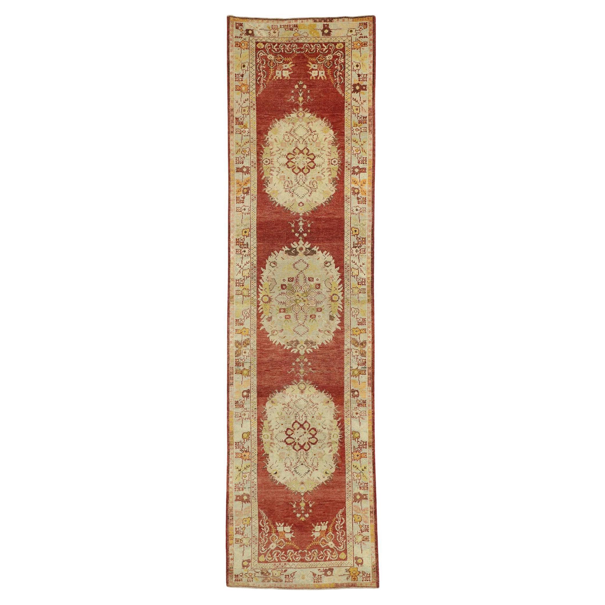 Alfombra de Pasillo Turca Oushak Roja Vintage, 03'04 x 12'07 en venta