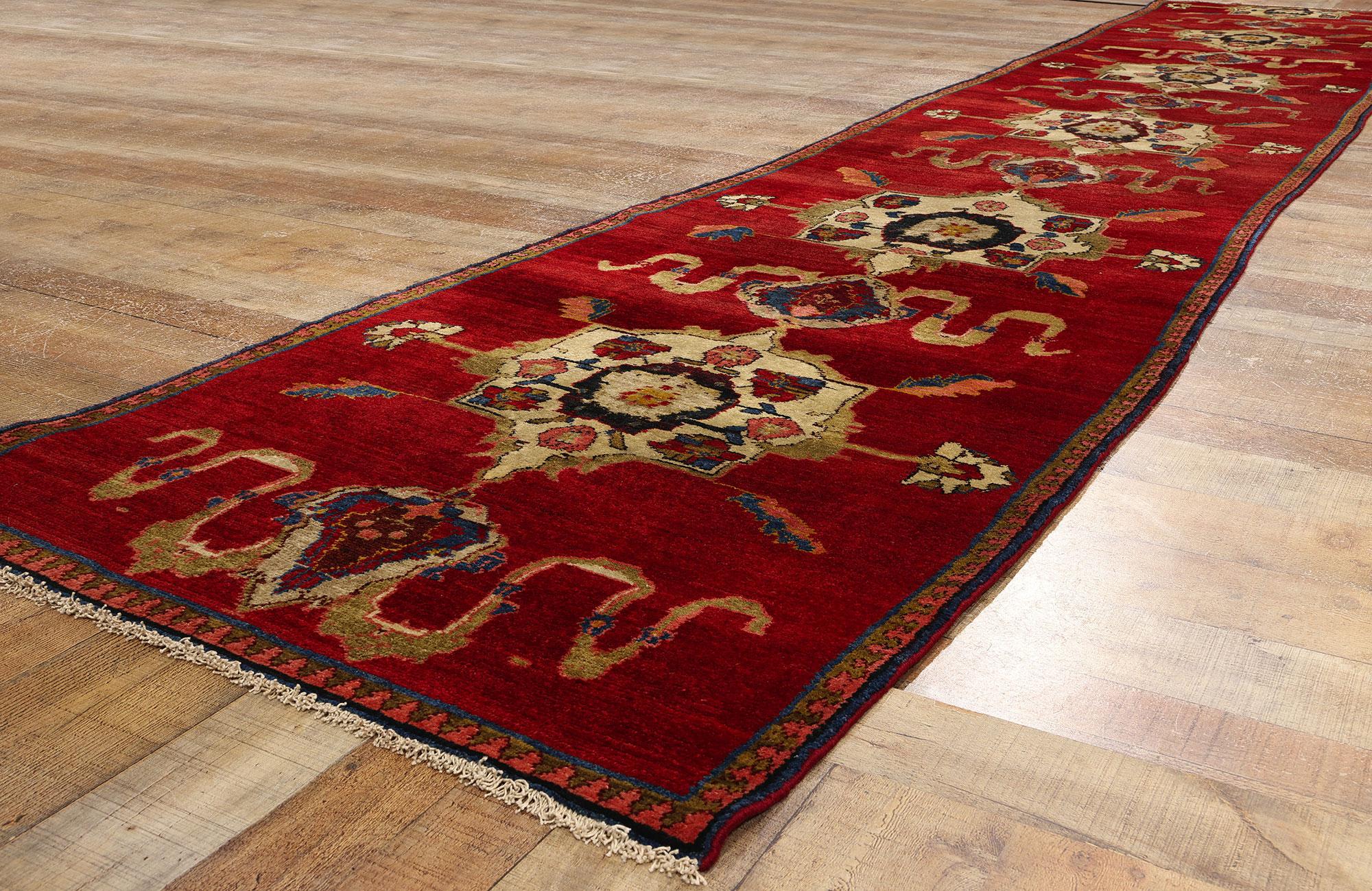 Alter roter türkischer Oushak-Teppich  (Moderne) im Angebot