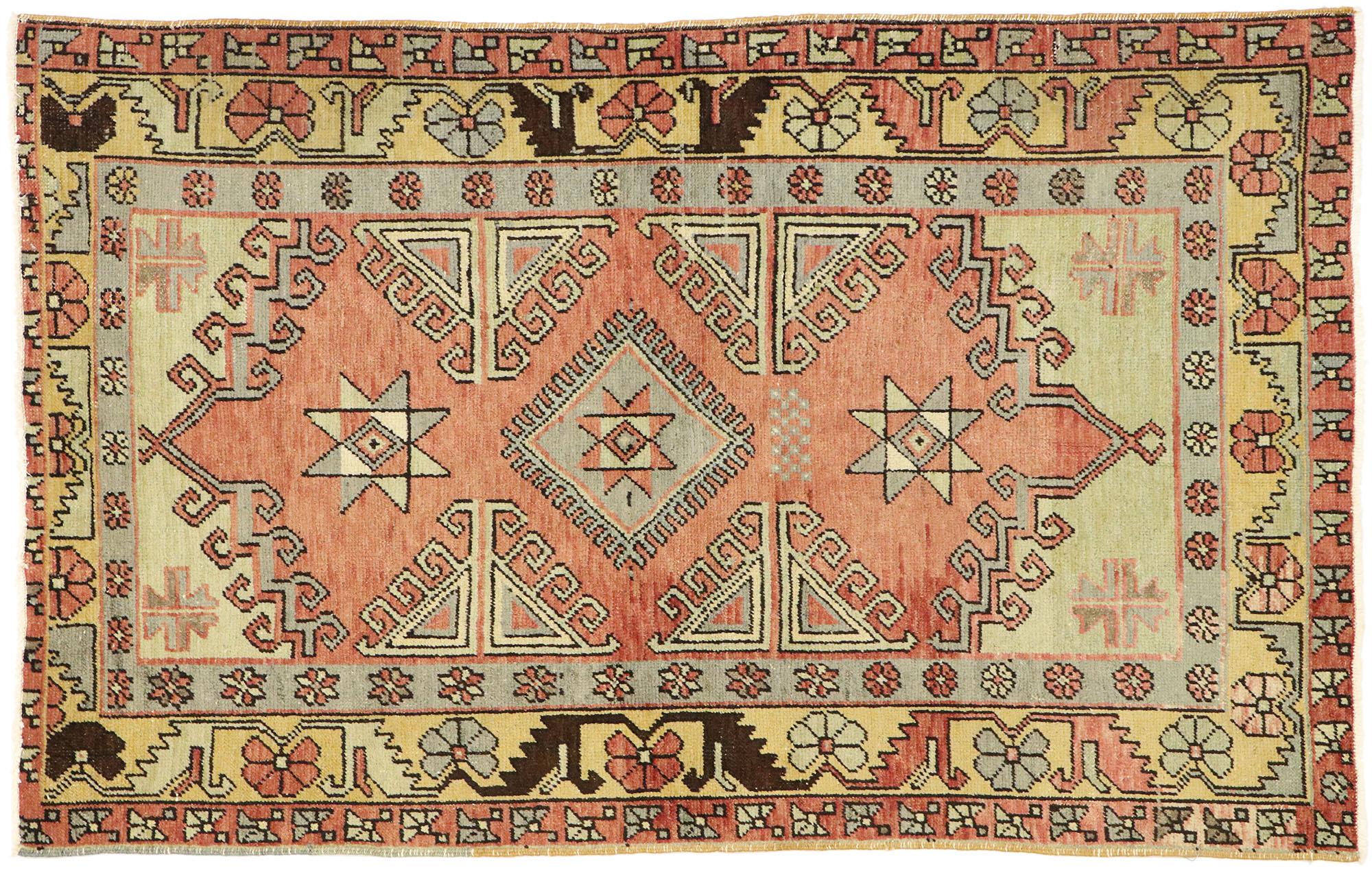 Tapis d'Oushak turc rouge vintage en vente 2